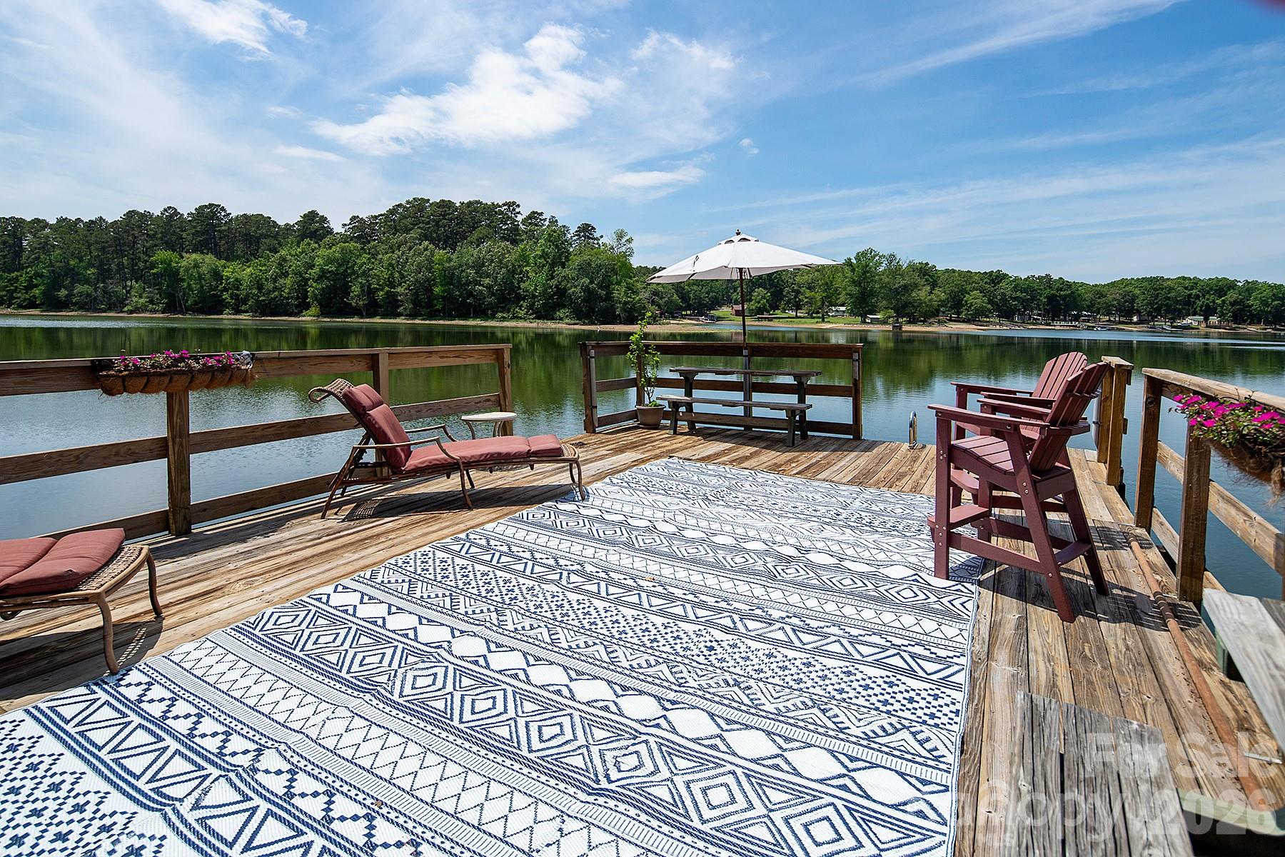 46842 Beach Road — New London
