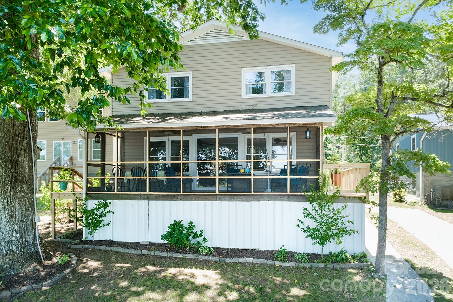 46842 Beach Road — New London