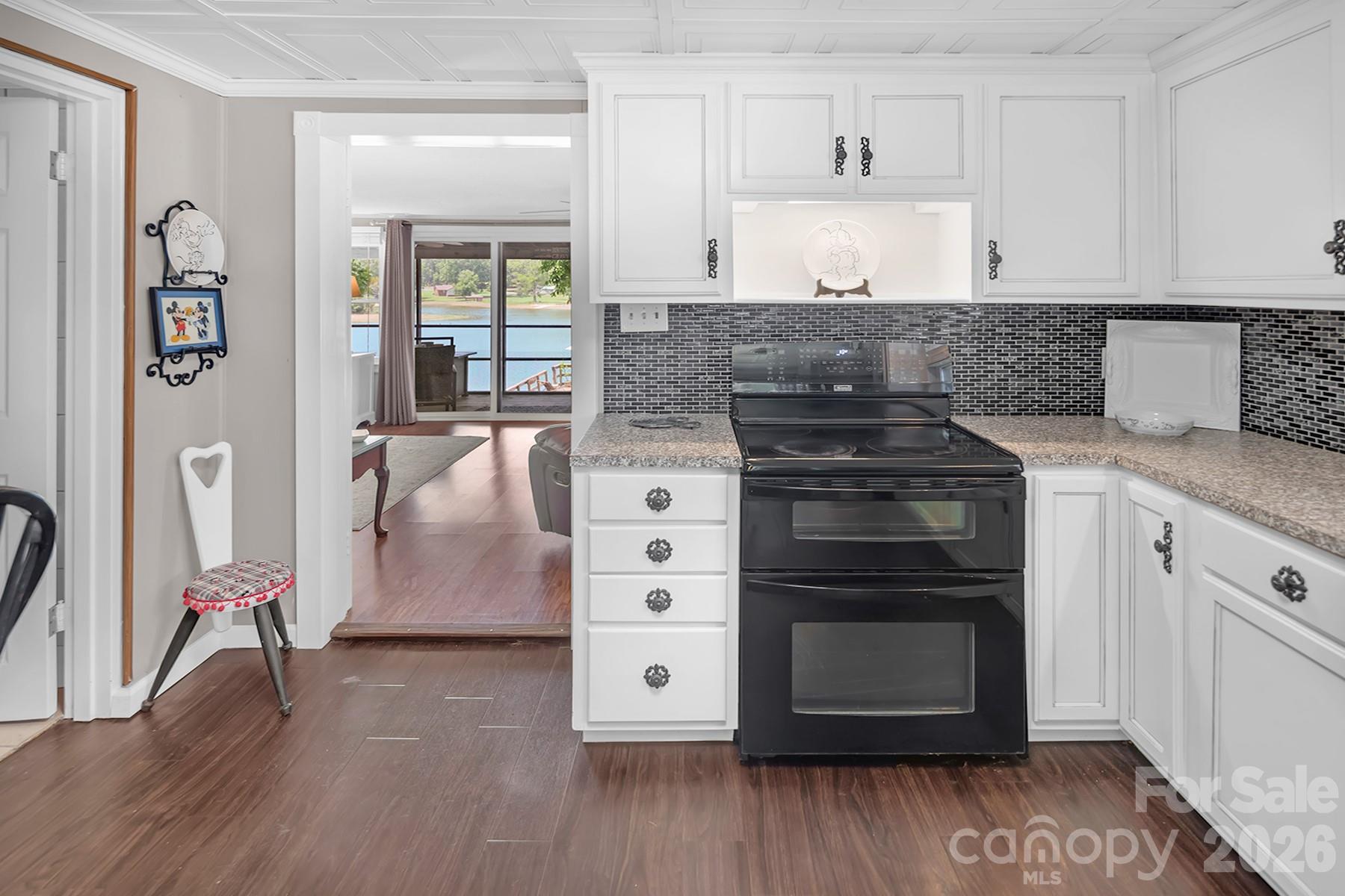 46842 Beach Road — New London