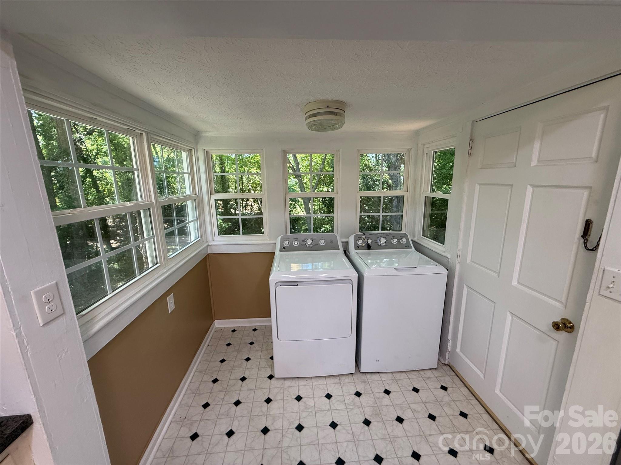 122 E Hargrave Street — Wadesboro