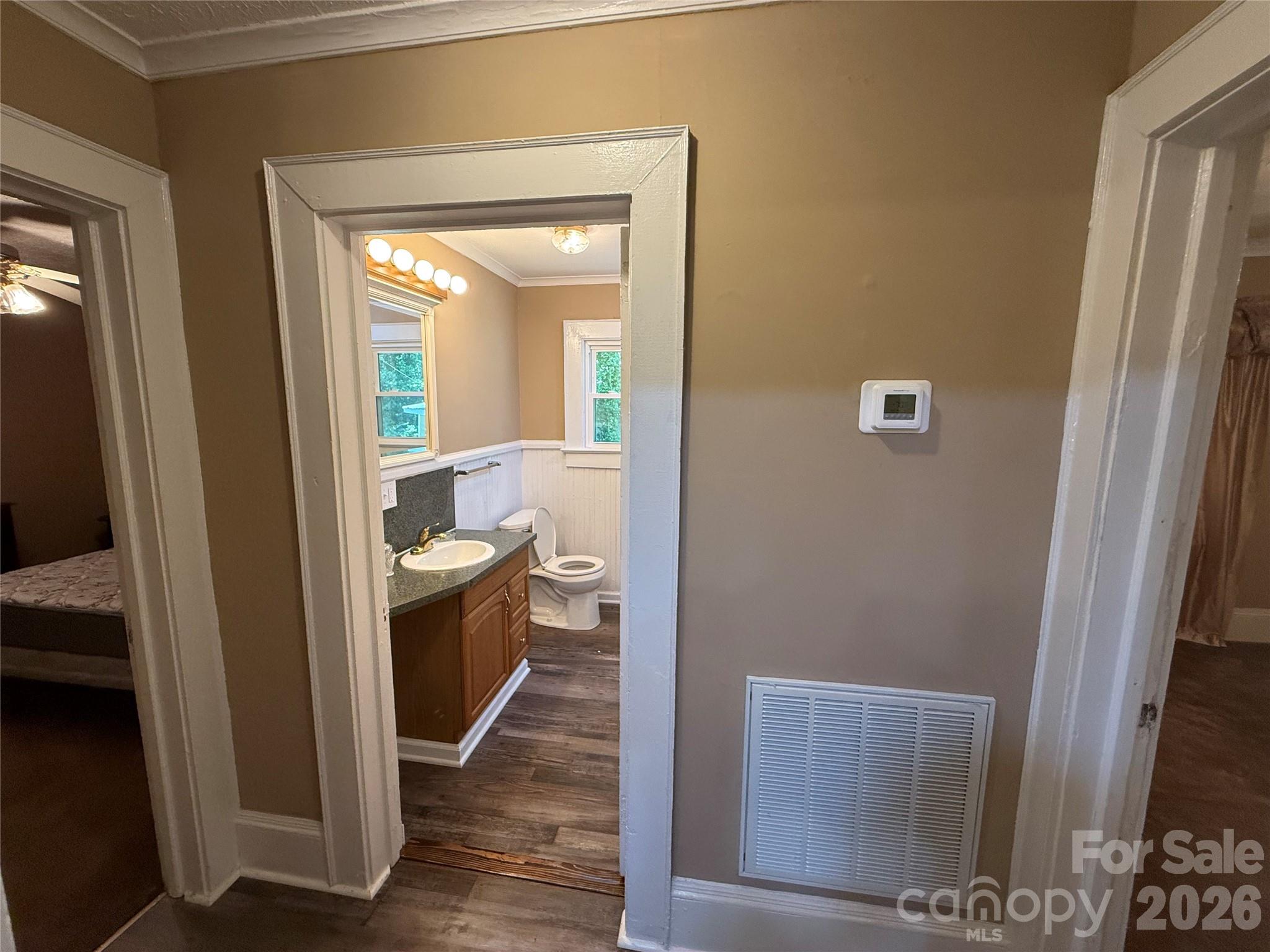 122 E Hargrave Street — Wadesboro