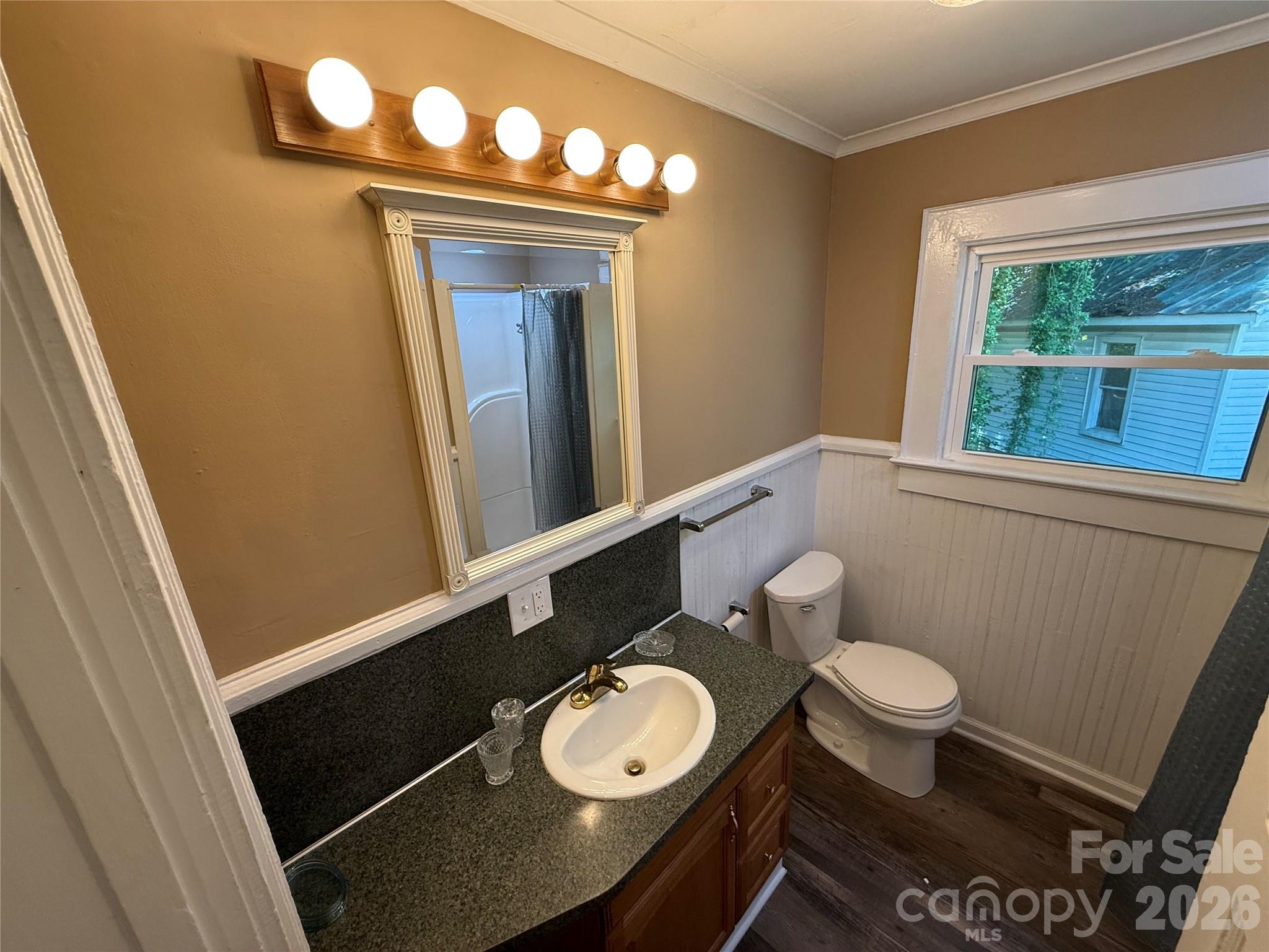 122 E Hargrave Street — Wadesboro