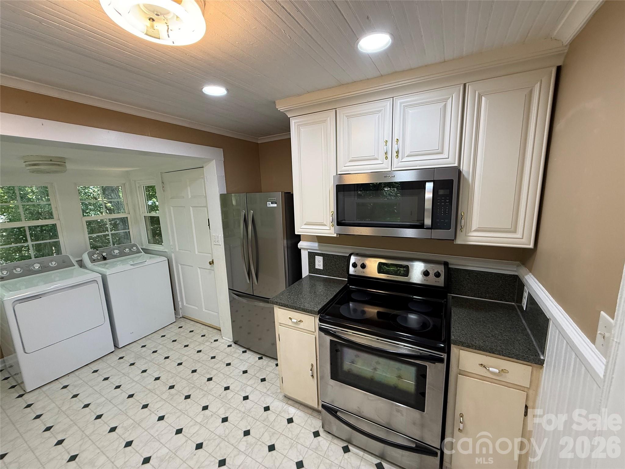 122 E Hargrave Street — Wadesboro