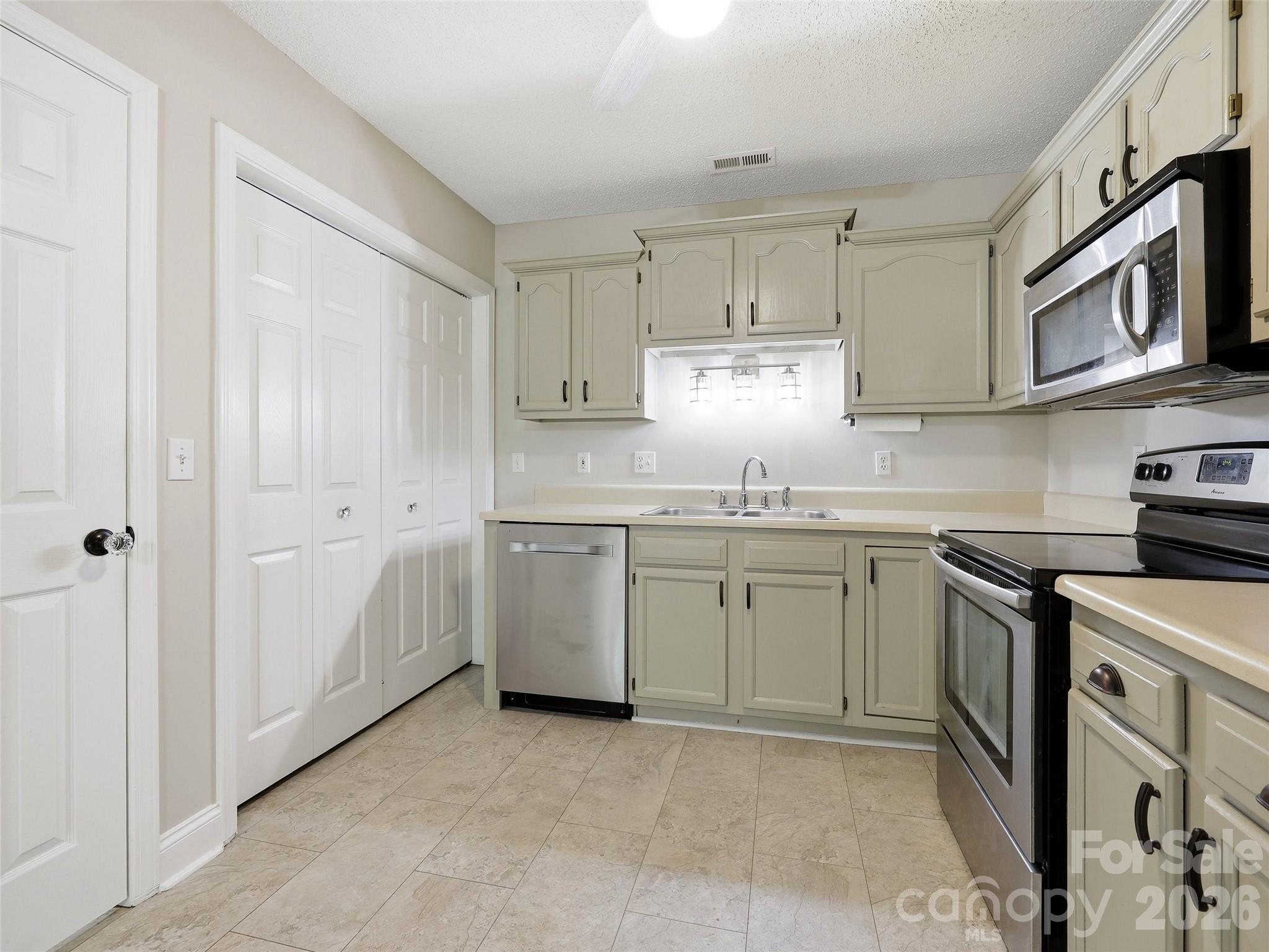 42 Queen Road #D — Candler