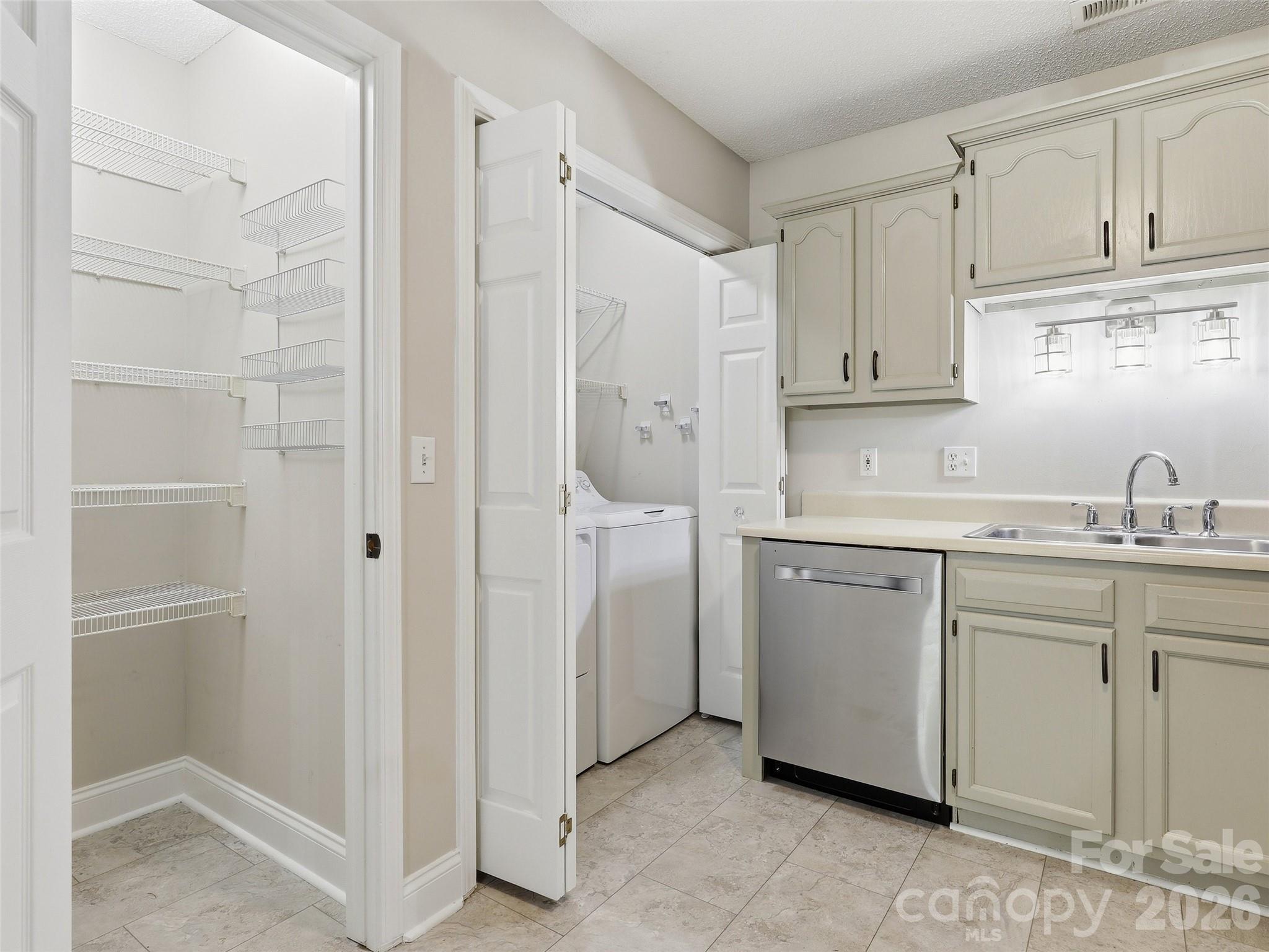 42 Queen Road #D — Candler