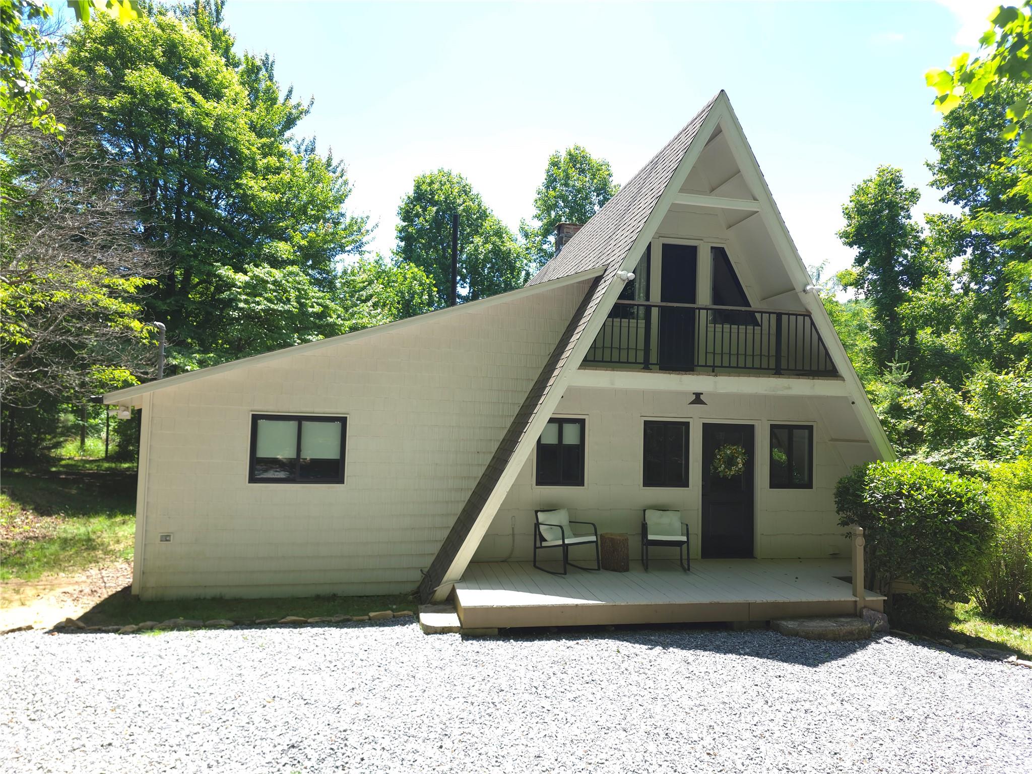 826 Shumont Road — Black Mountain