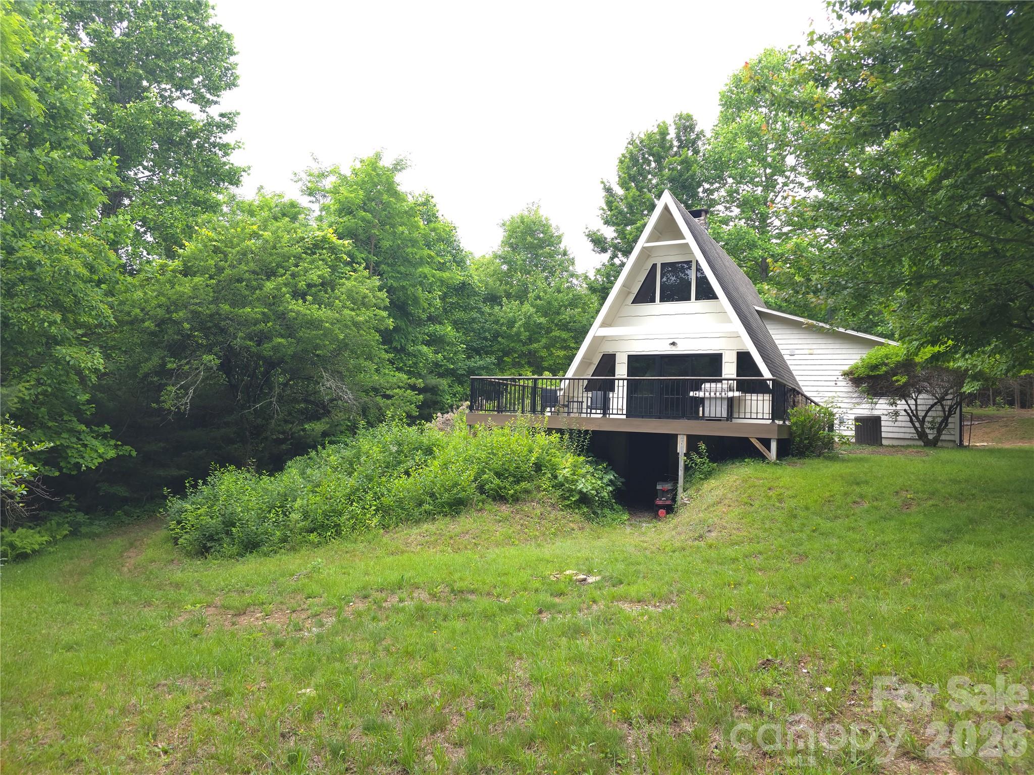 826 Shumont Road — Black Mountain