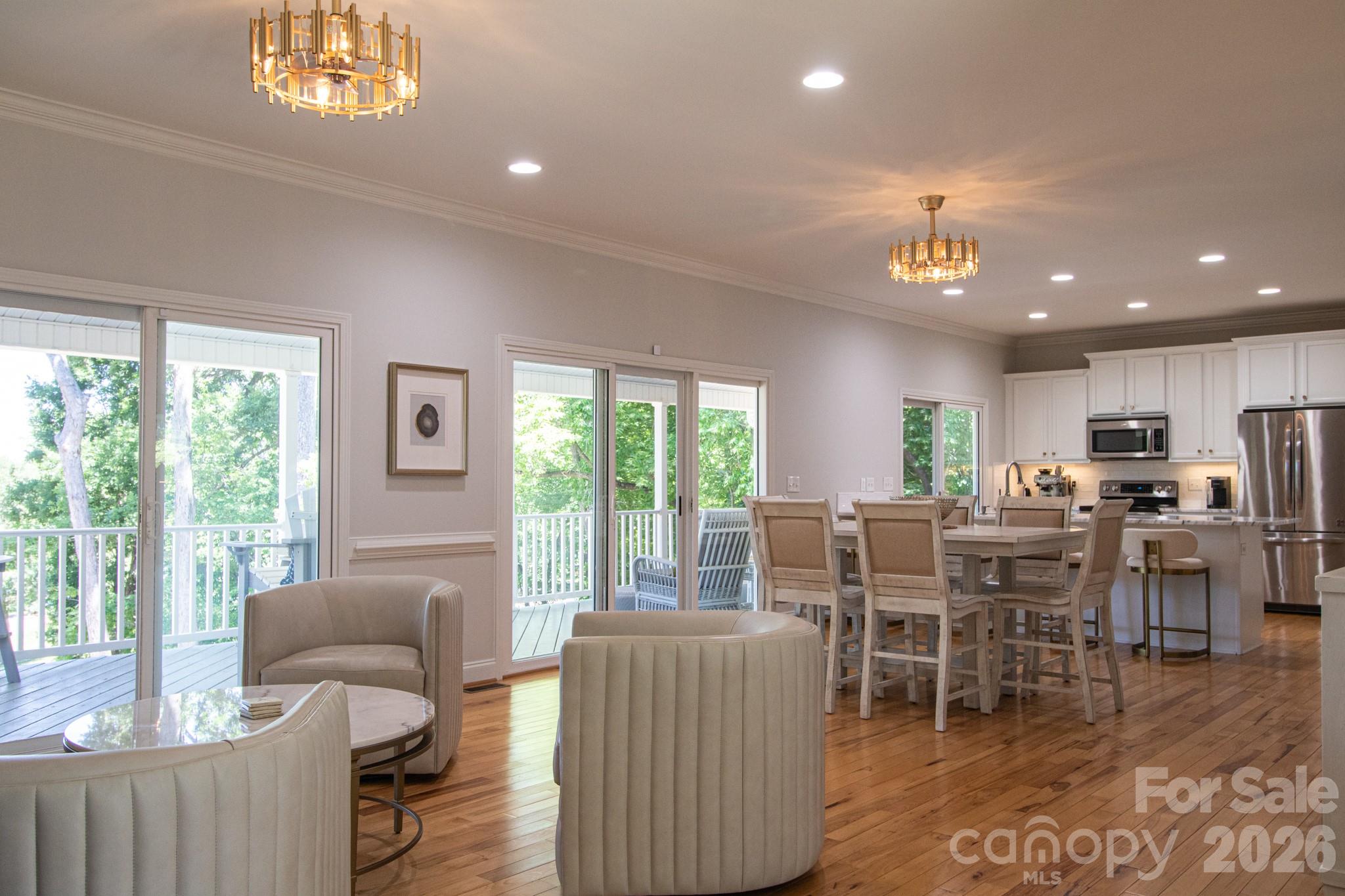 794 Riverwood Drive — Lexington