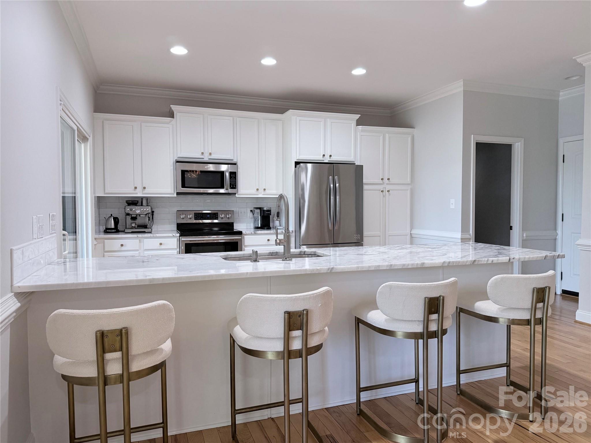794 Riverwood Drive — Lexington