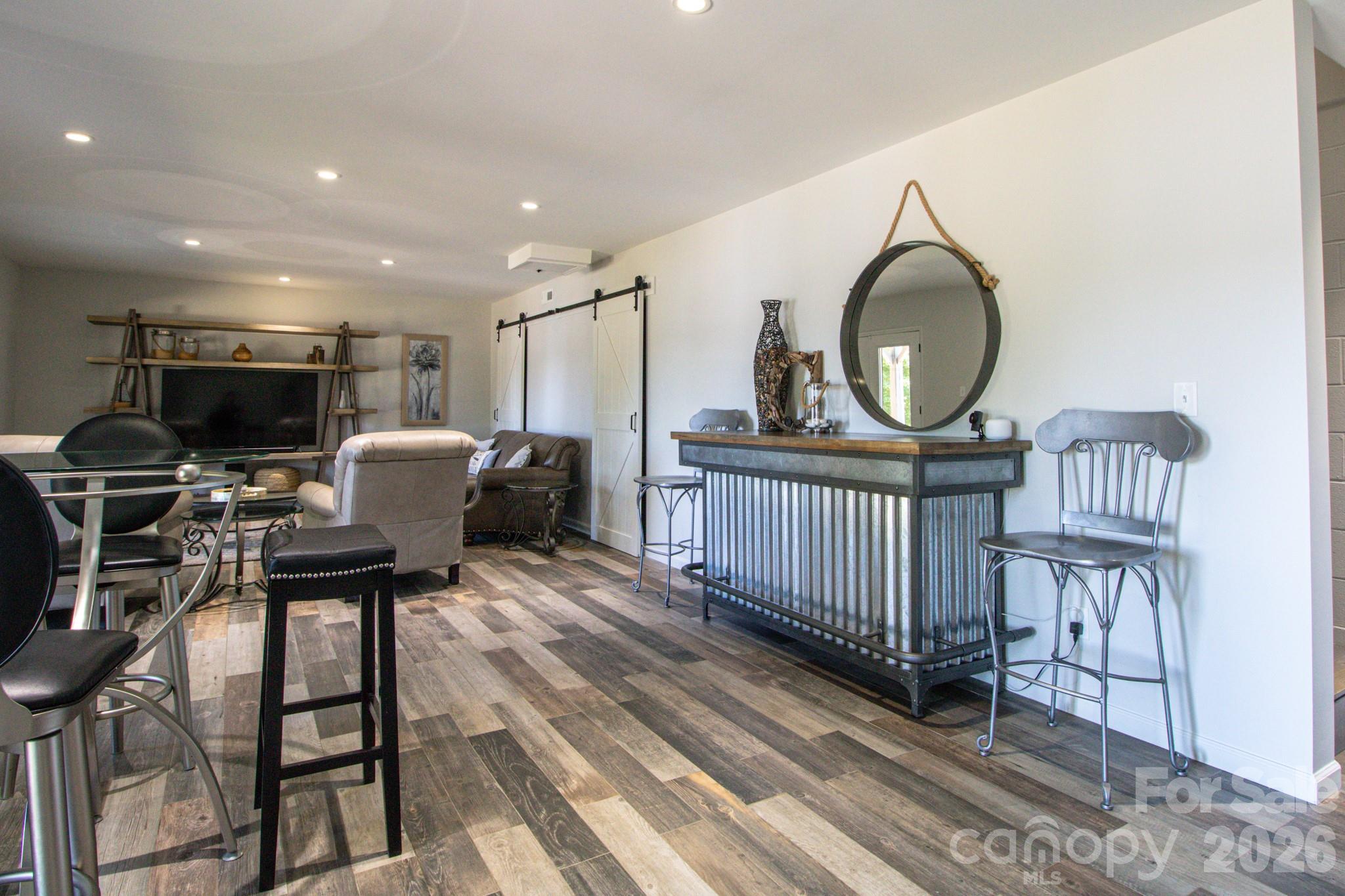 794 Riverwood Drive — Lexington