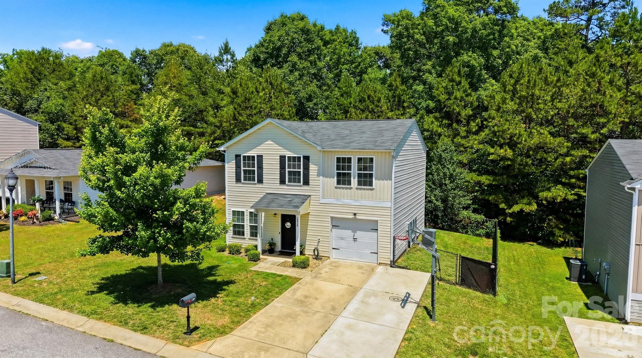 3938 Hemingway Drive NW — Hickory