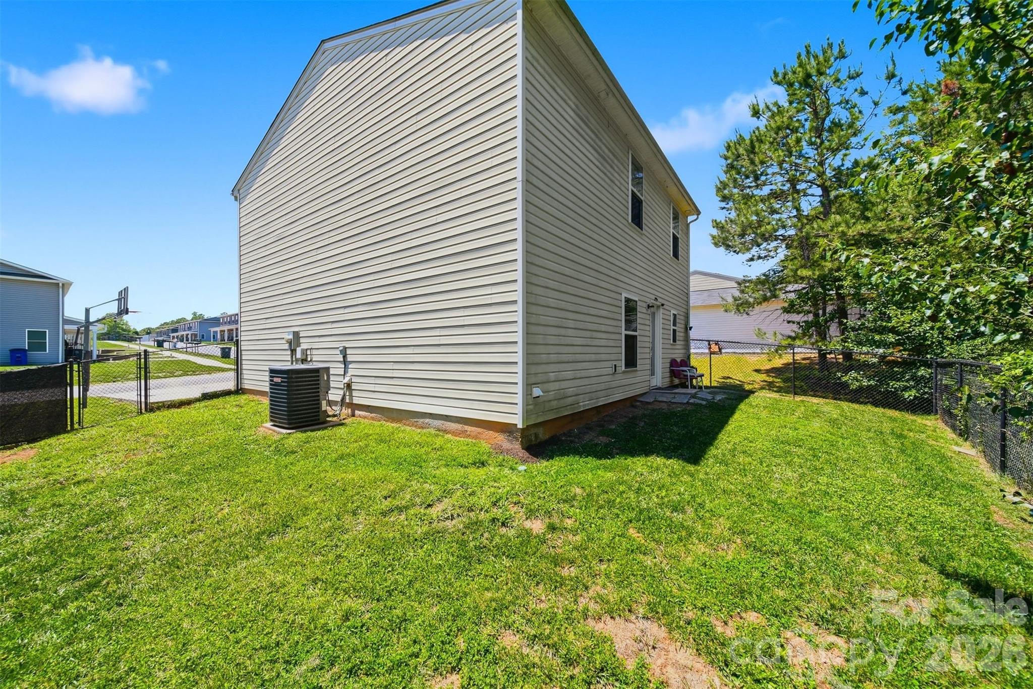 3938 Hemingway Drive NW — Hickory
