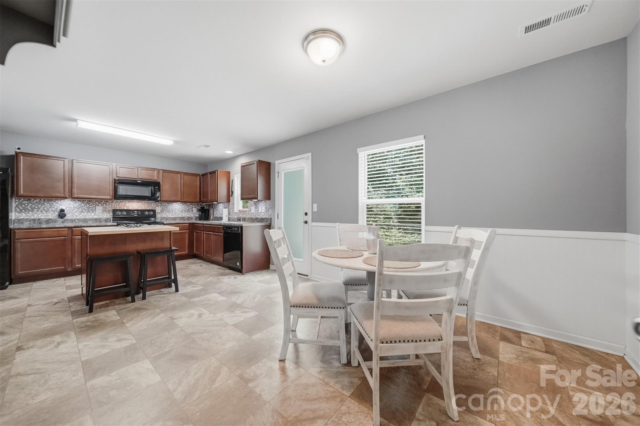3938 Hemingway Drive NW — Hickory