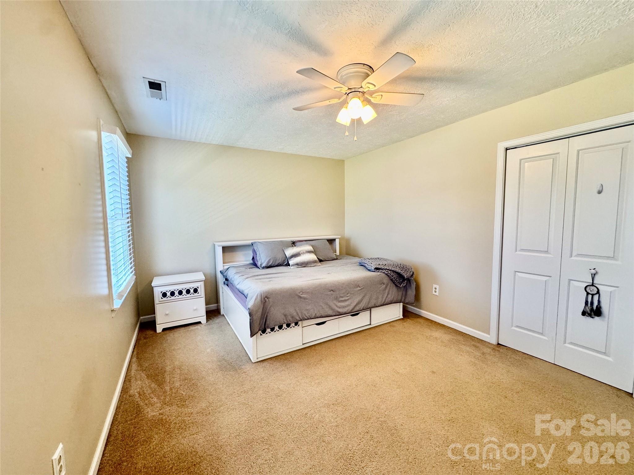 1688 Buffett Circle — Hickory