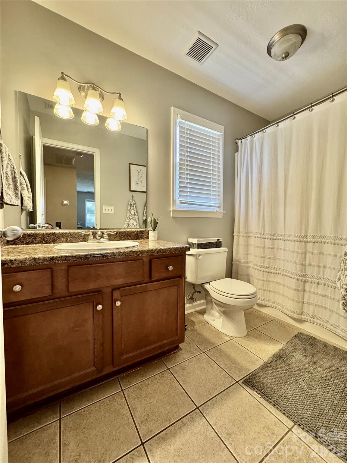 1688 Buffett Circle — Hickory