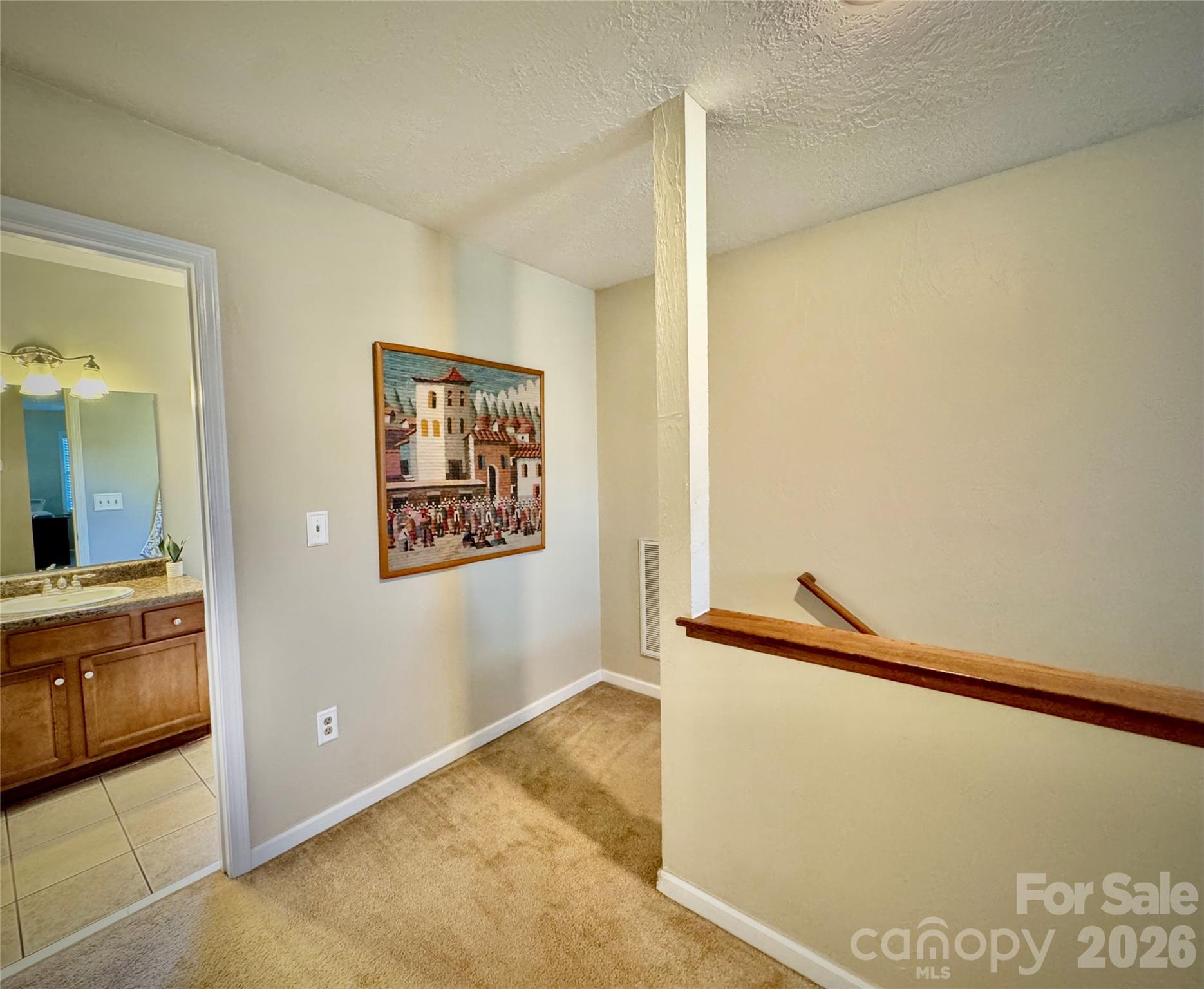1688 Buffett Circle — Hickory