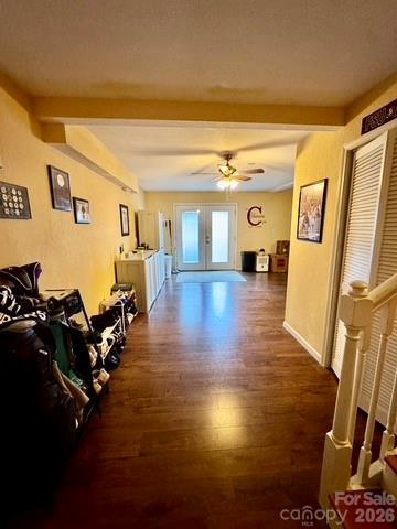 1688 Buffett Circle — Hickory