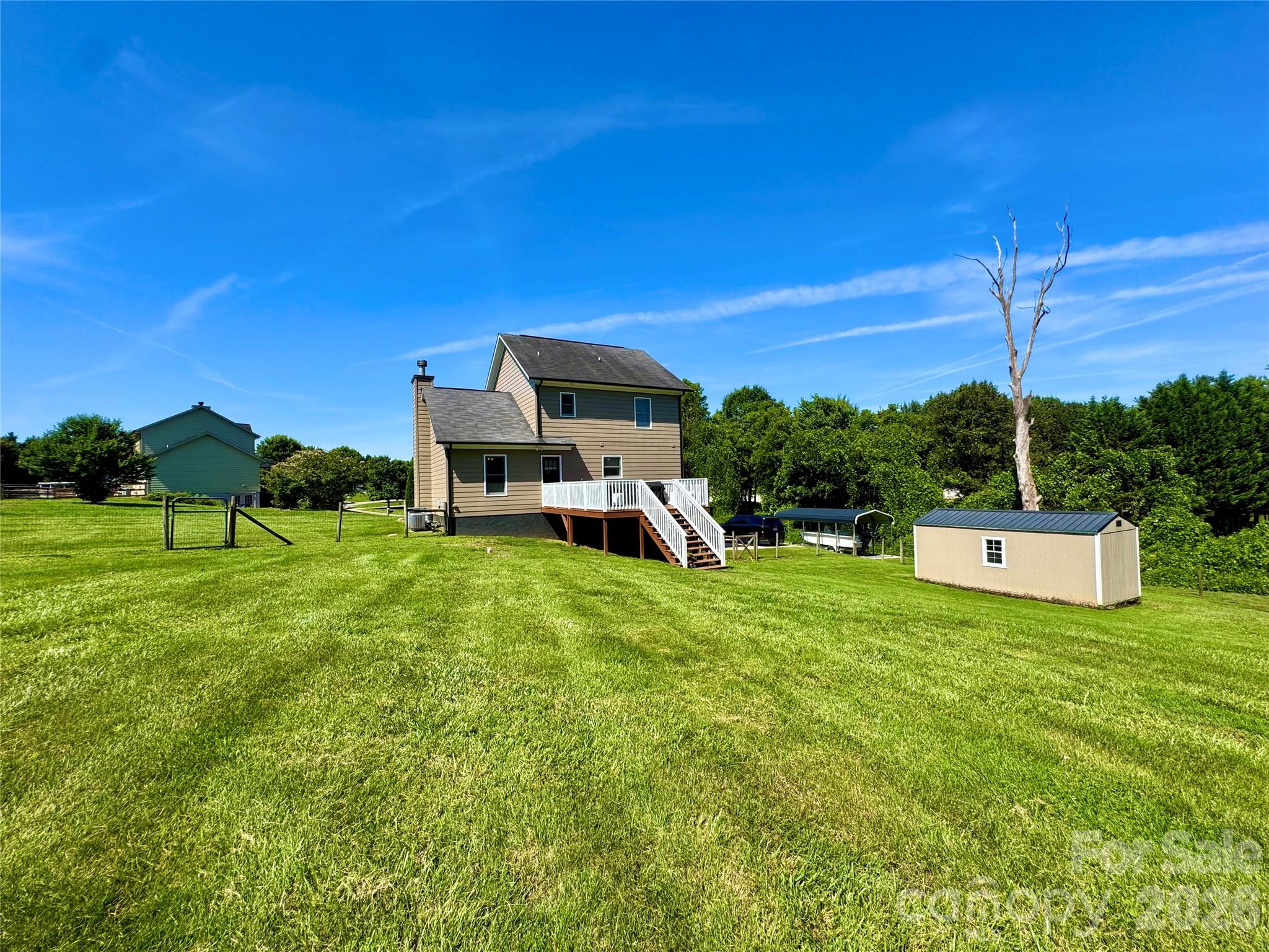 1688 Buffett Circle — Hickory