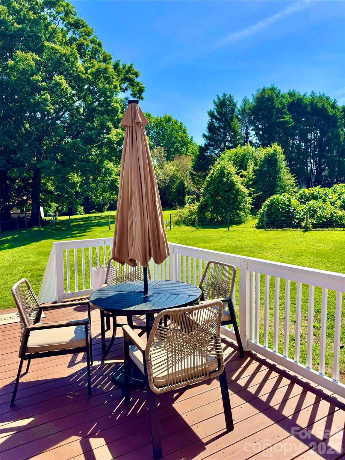 1688 Buffett Circle — Hickory