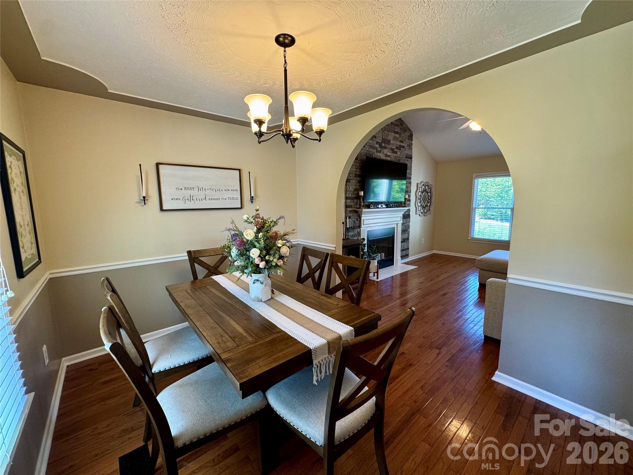 1688 Buffett Circle — Hickory