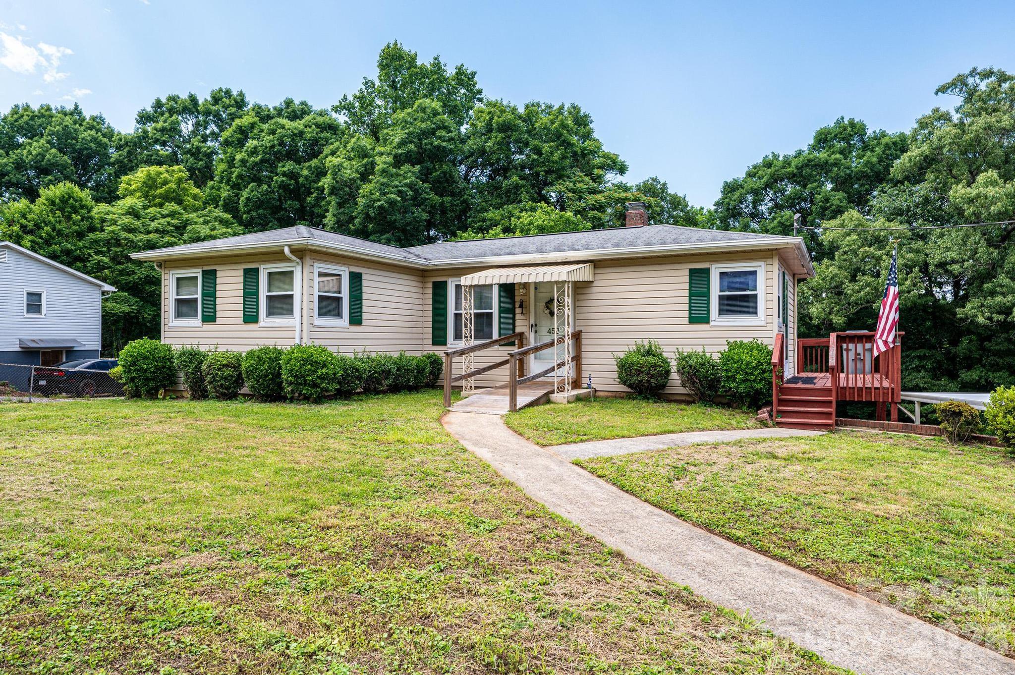 452 Swanson Drive SW — Lenoir