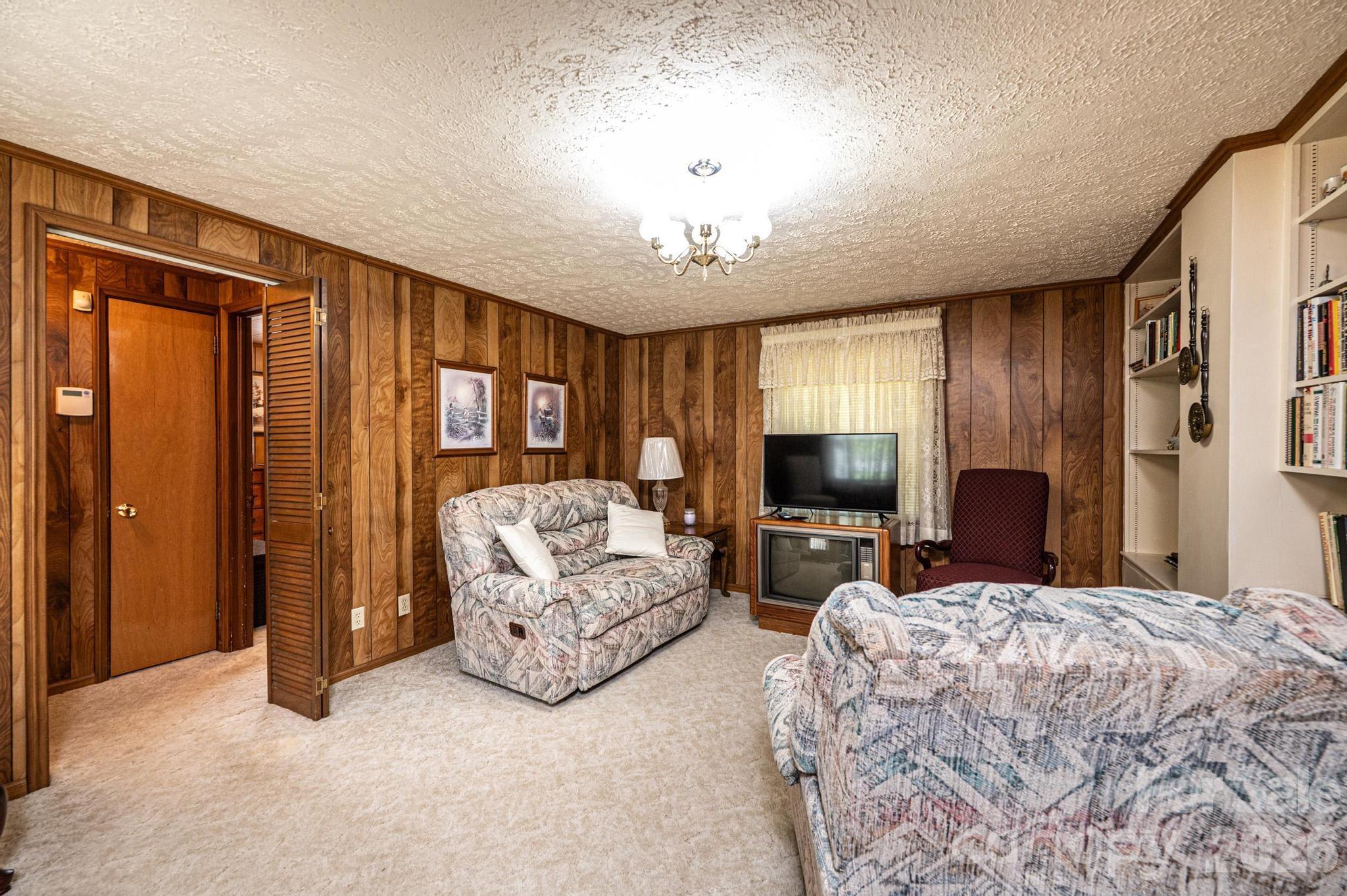 452 Swanson Drive SW — Lenoir