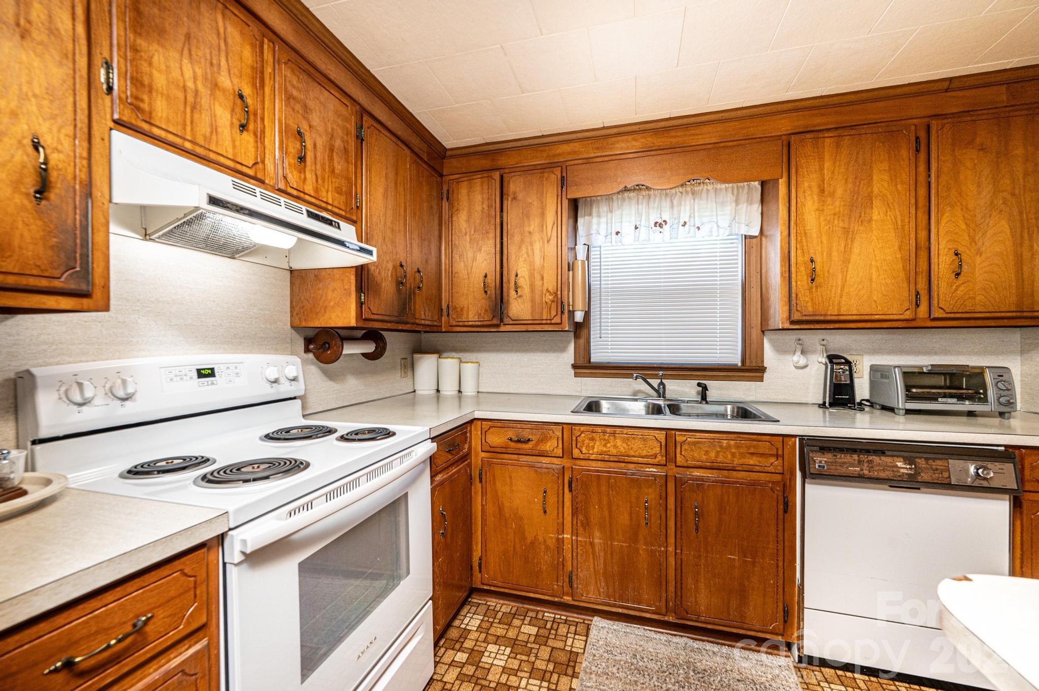 452 Swanson Drive SW — Lenoir
