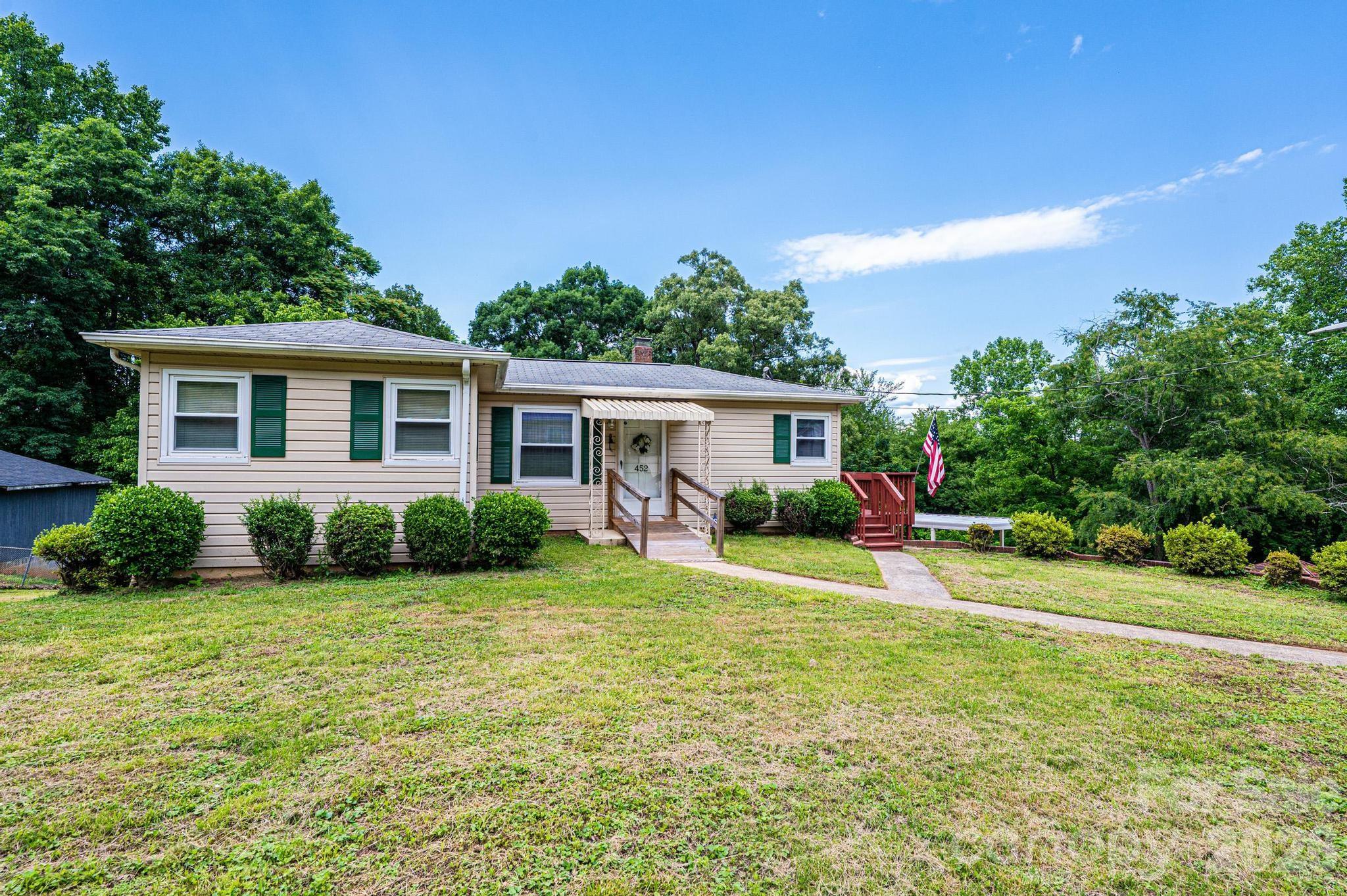 452 Swanson Drive SW — Lenoir