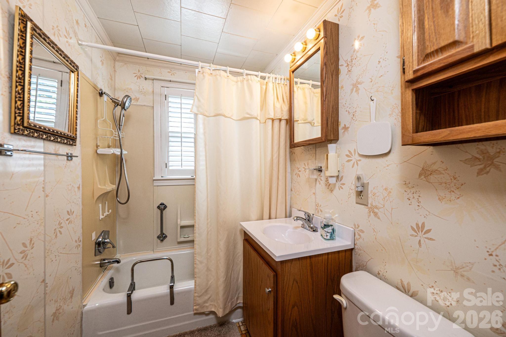 452 Swanson Drive SW — Lenoir
