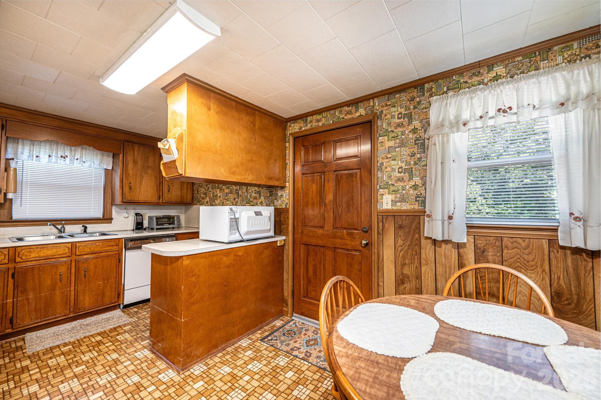 452 Swanson Drive SW — Lenoir