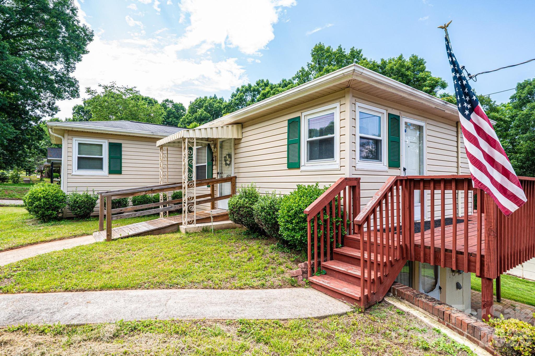 452 Swanson Drive SW — Lenoir