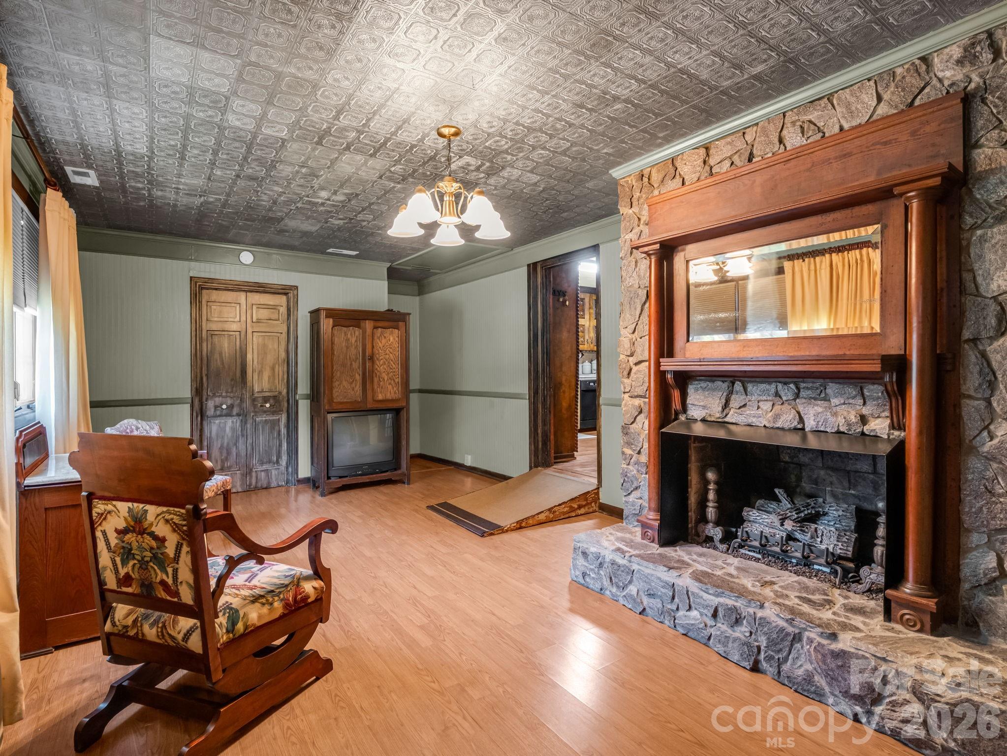2302 Crosby Drive — Shelby