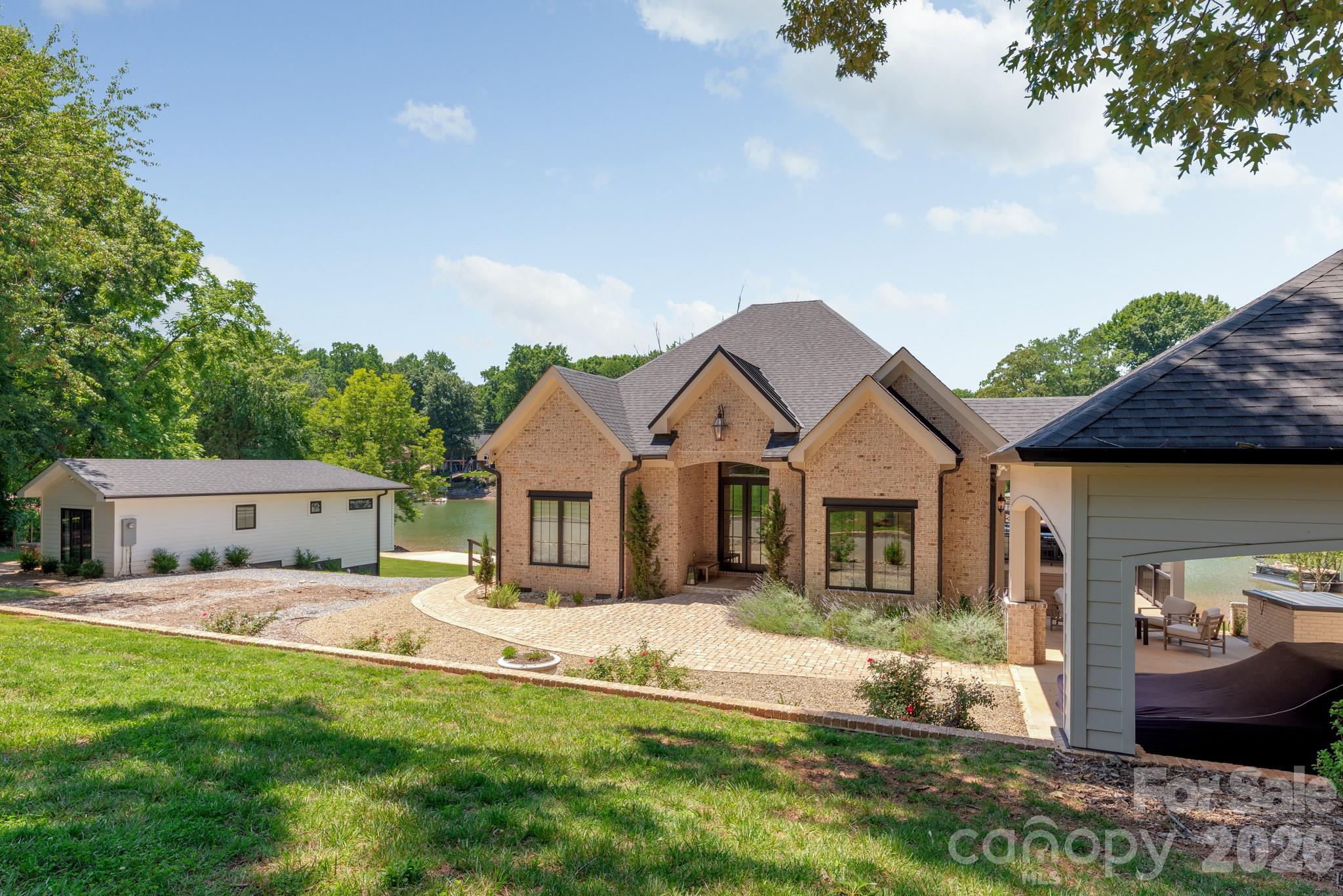 445 Sundown Road — Mooresville
