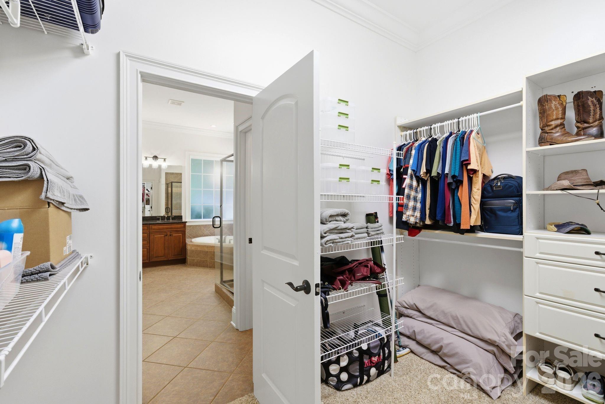 16000 Sunset Drive — Huntersville