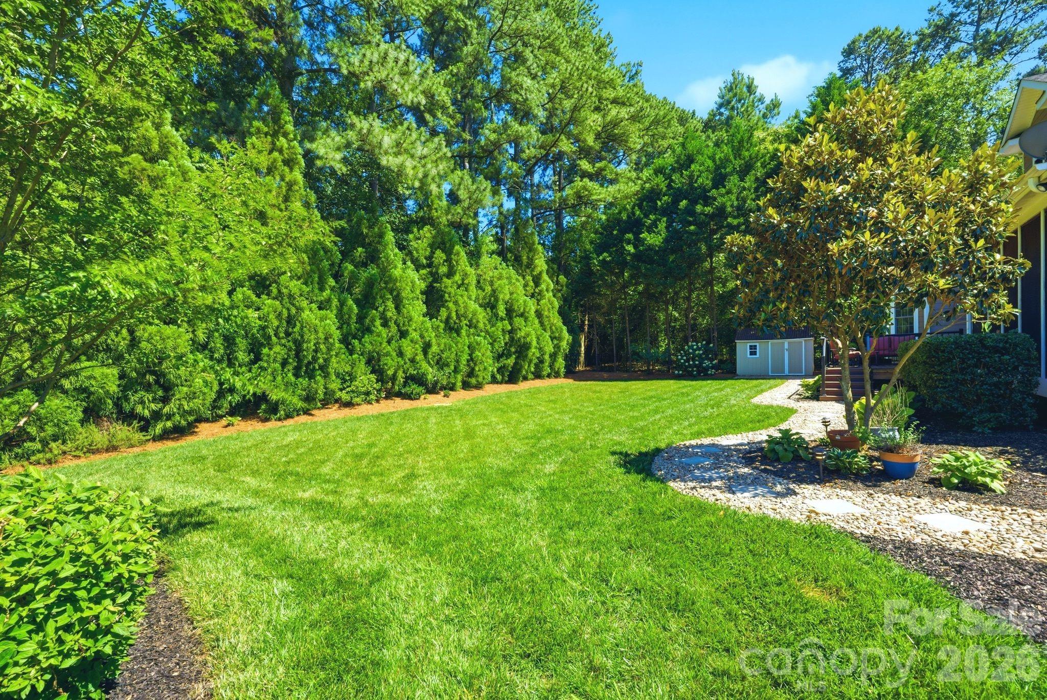 16000 Sunset Drive — Huntersville