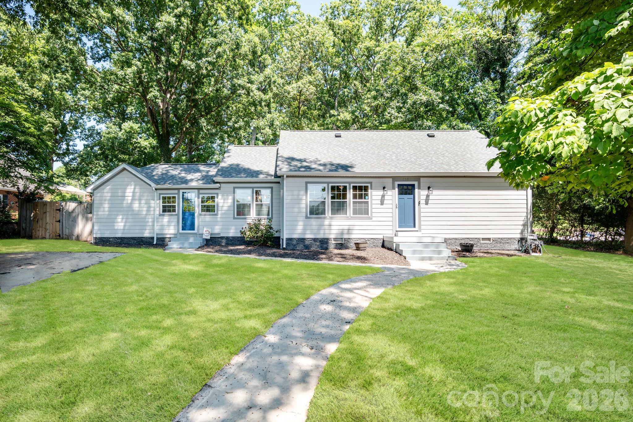 410 N Cannon Boulevard — Kannapolis