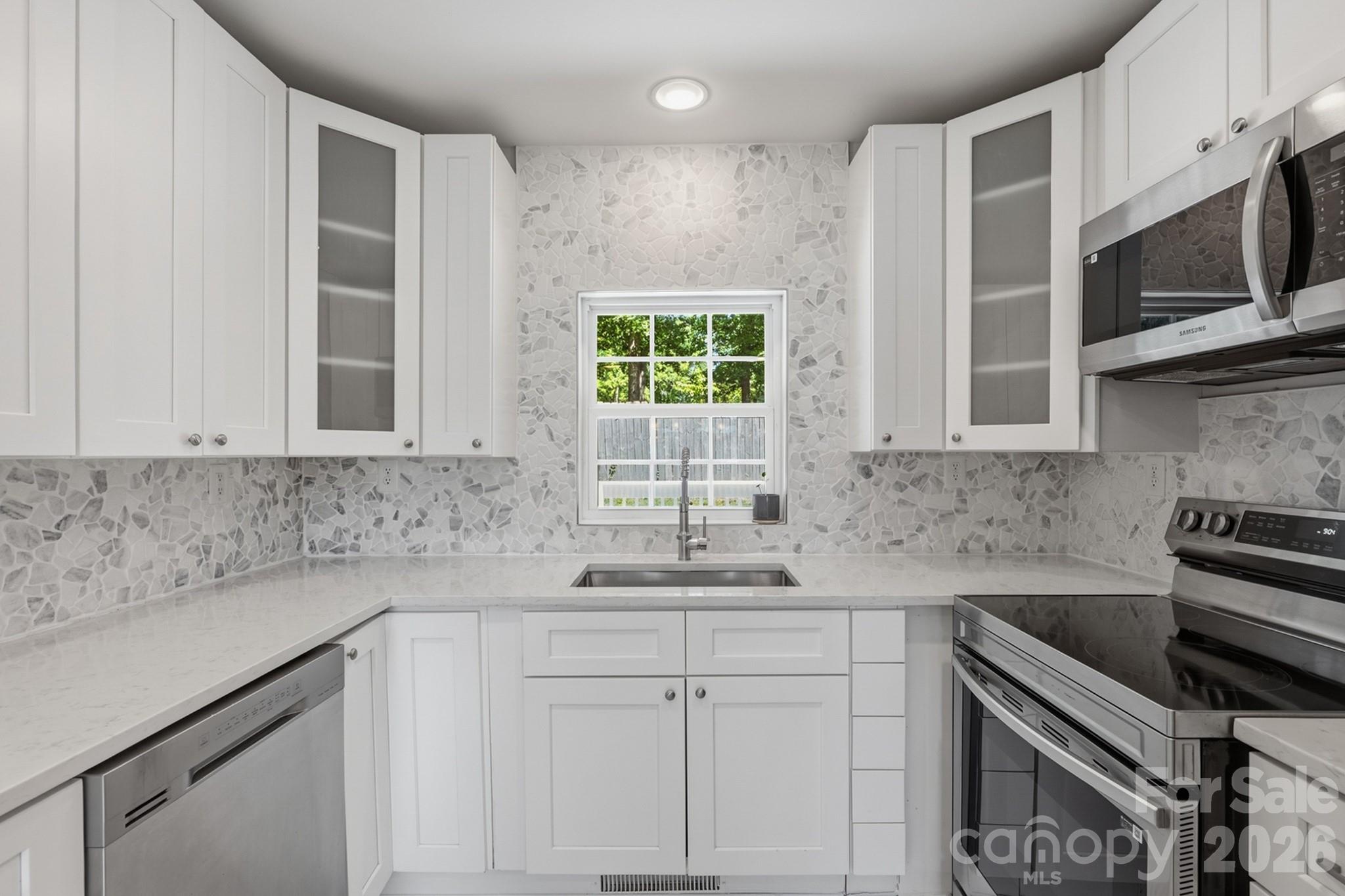 410 N Cannon Boulevard — Kannapolis