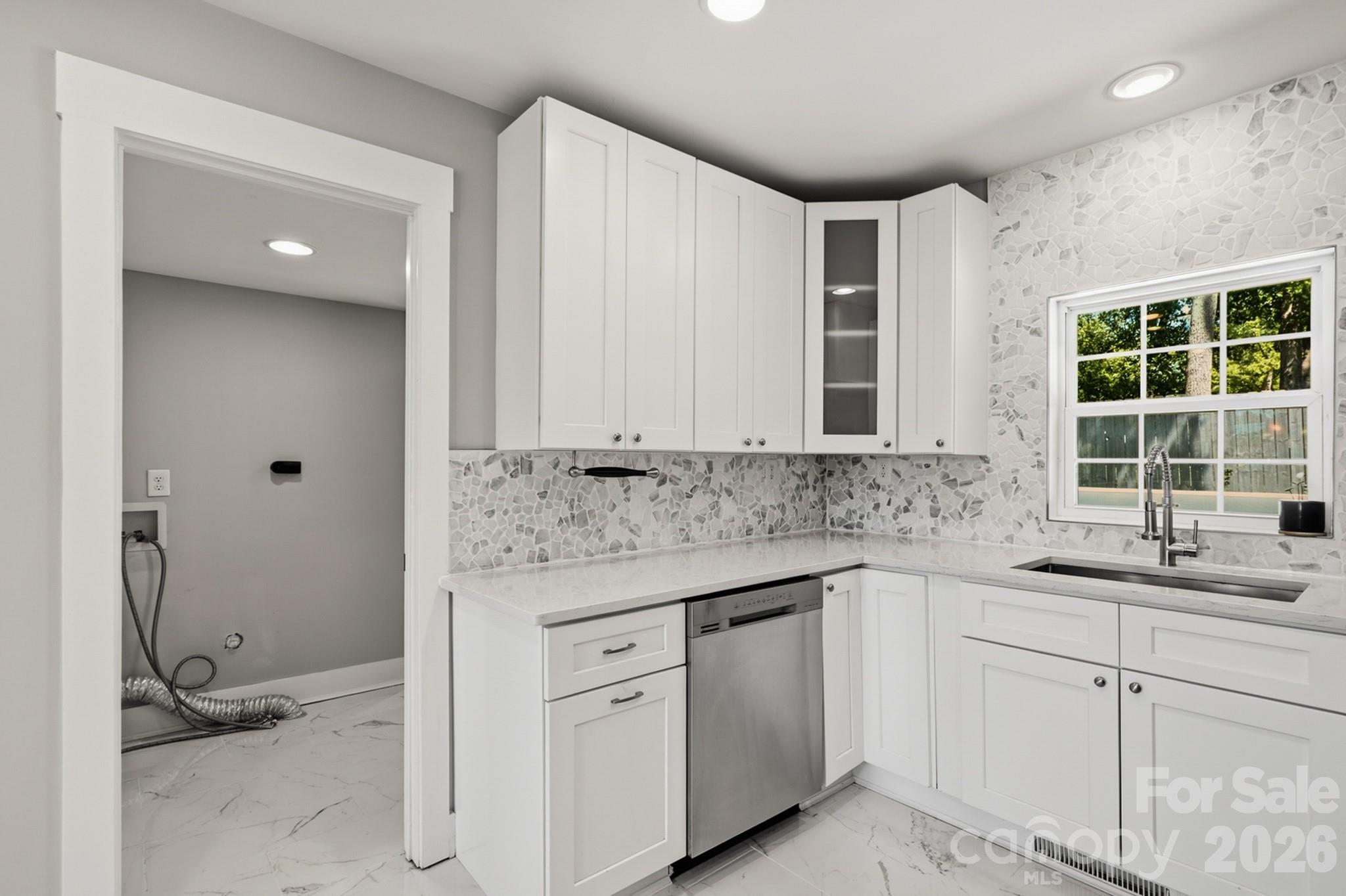 410 N Cannon Boulevard — Kannapolis