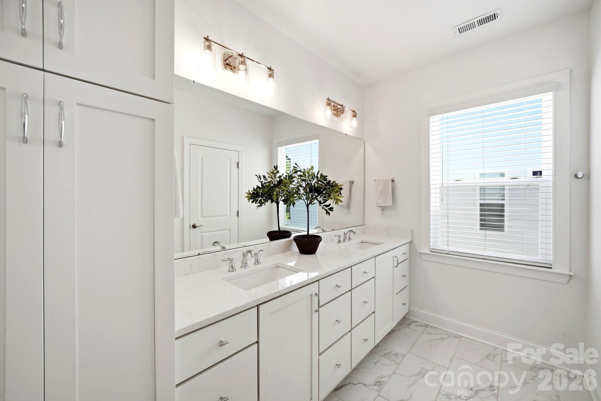 6008 Corbin Woods Court — Charlotte