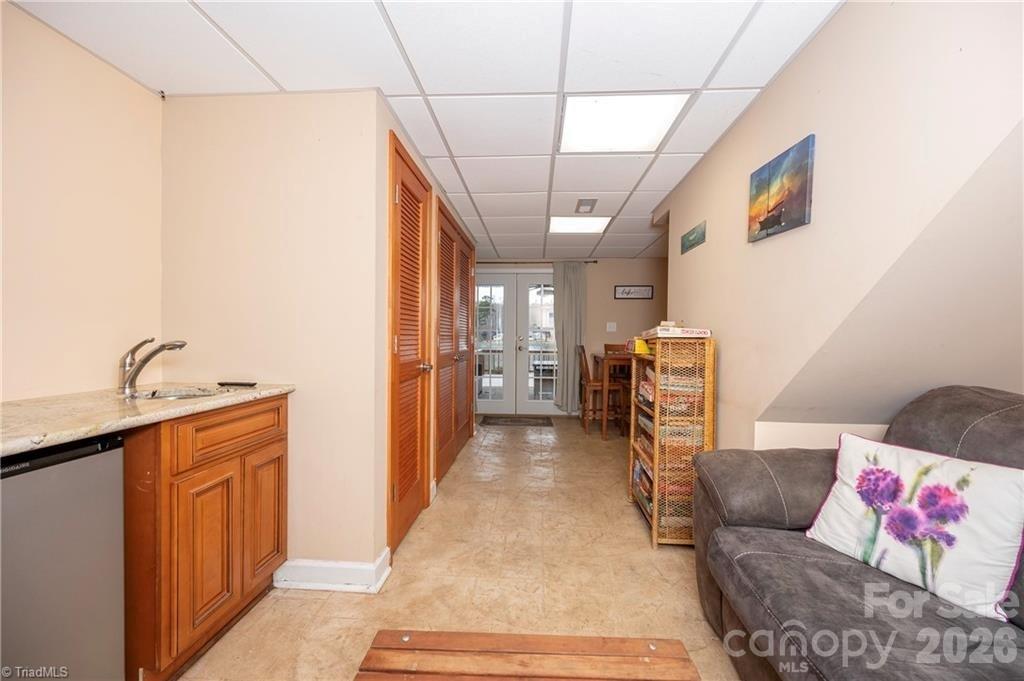 1250 Lake Drive #9 — Lexington