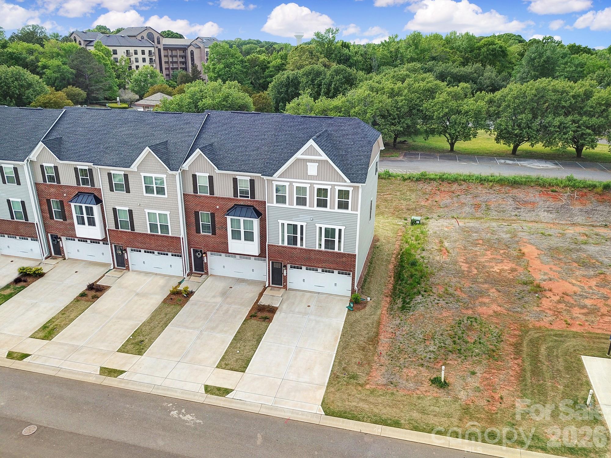 2528 Grantham Place Drive — Fort Mill