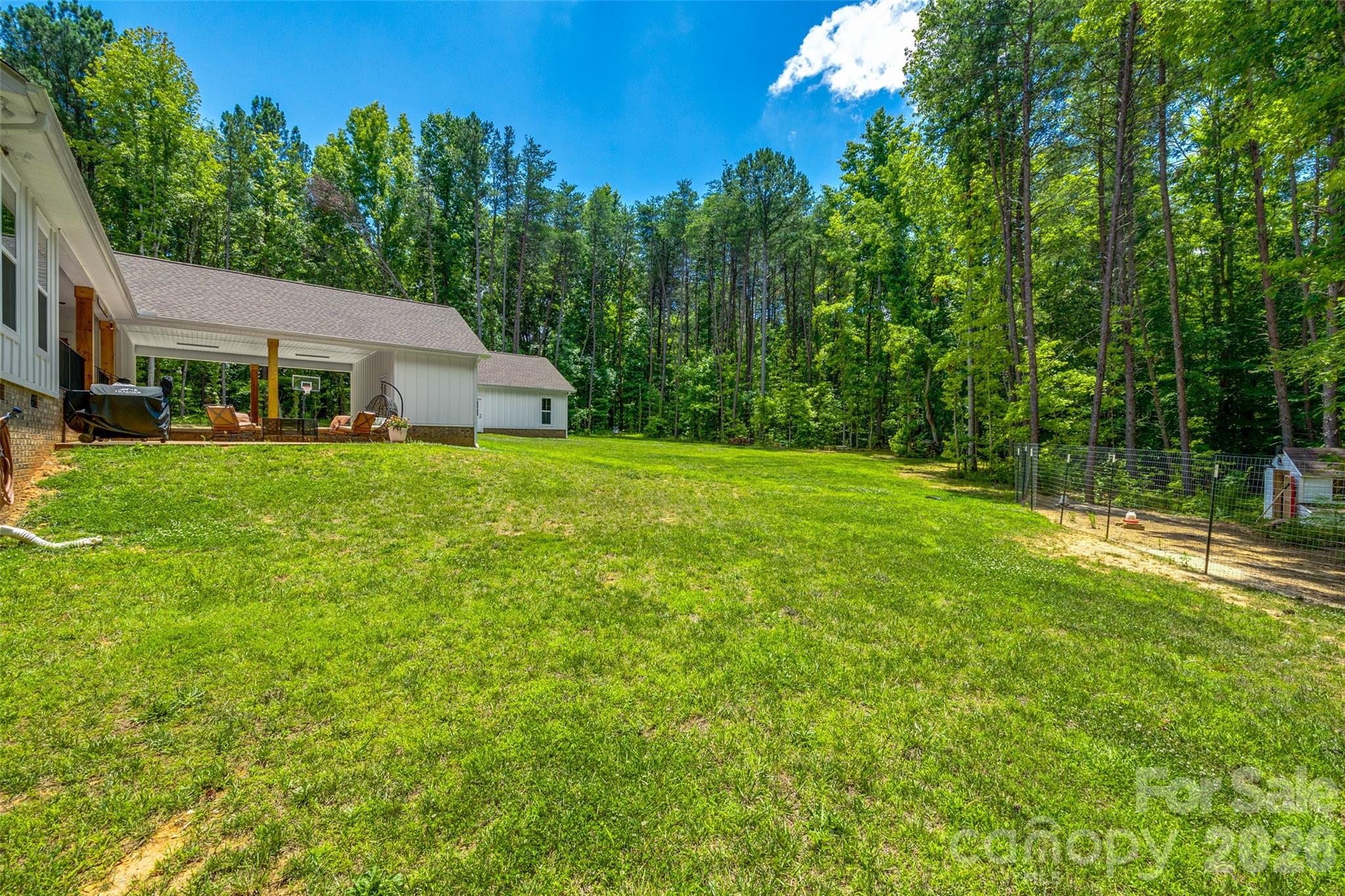 2481 Highway 161 Highway S — York