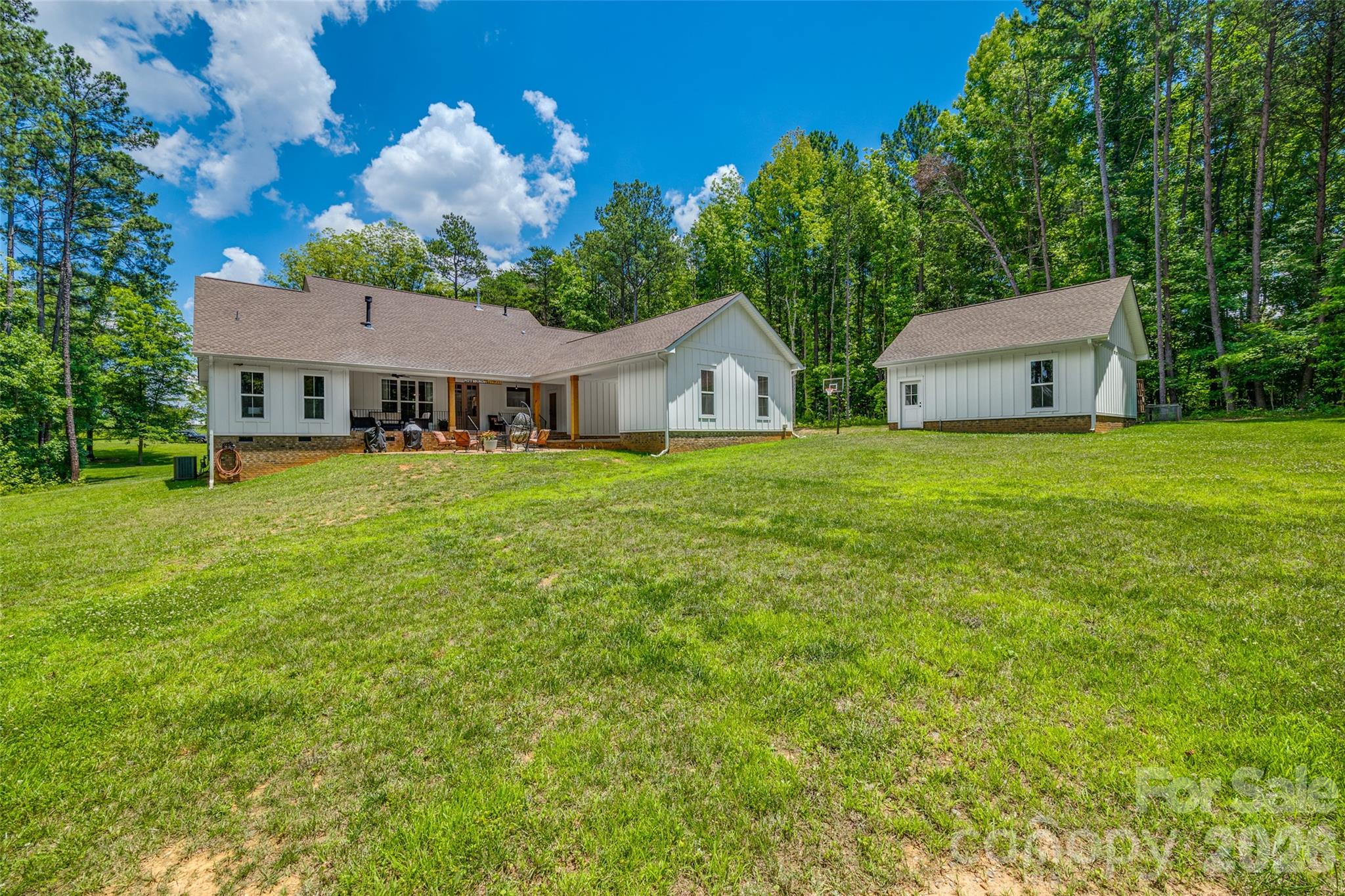 2481 Highway 161 Highway S — York