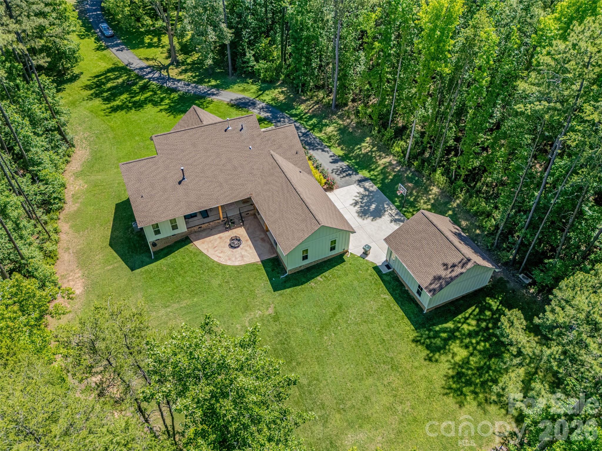2481 Highway 161 Highway S — York