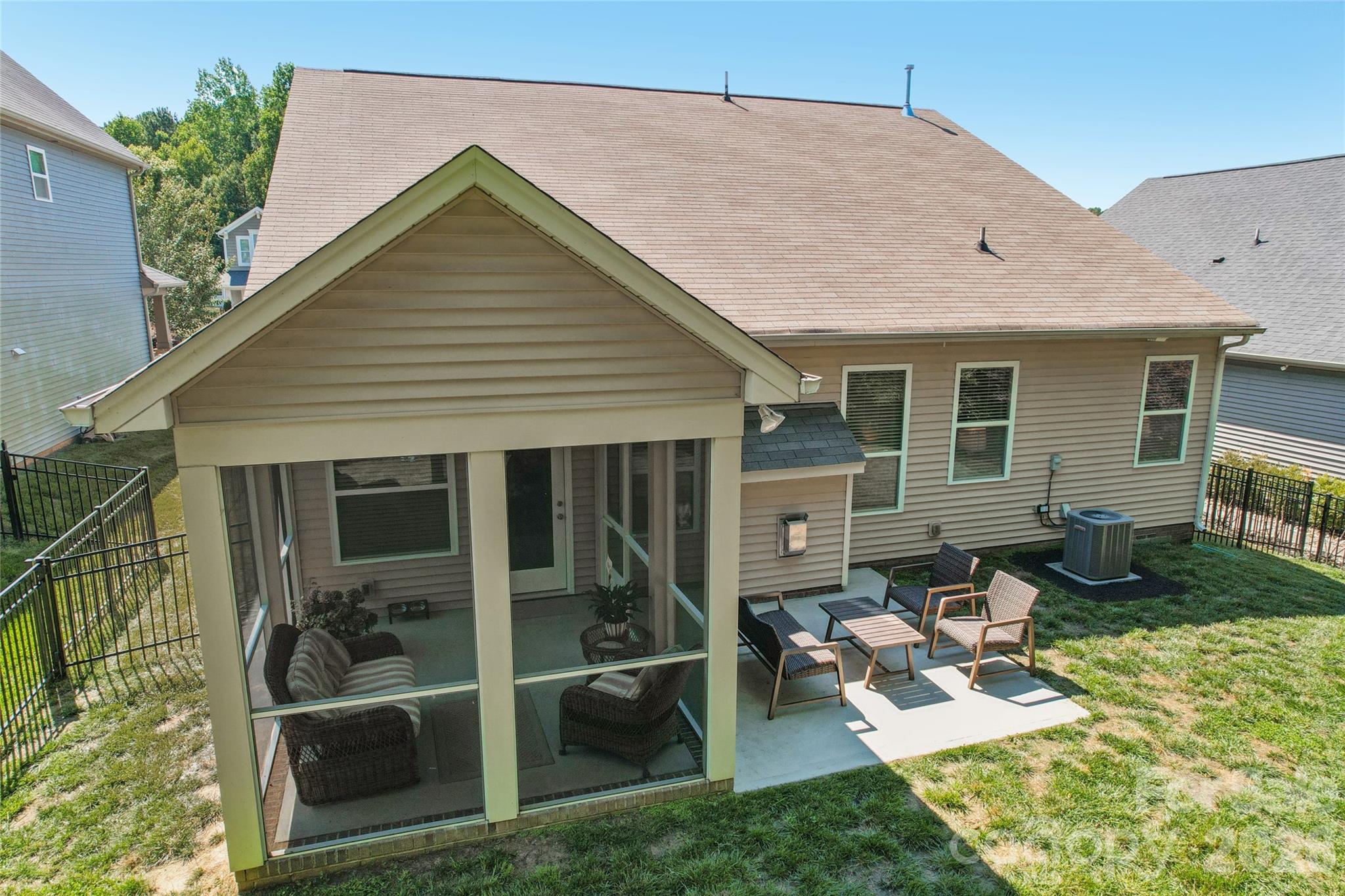 3198 Helmsley Court — Concord