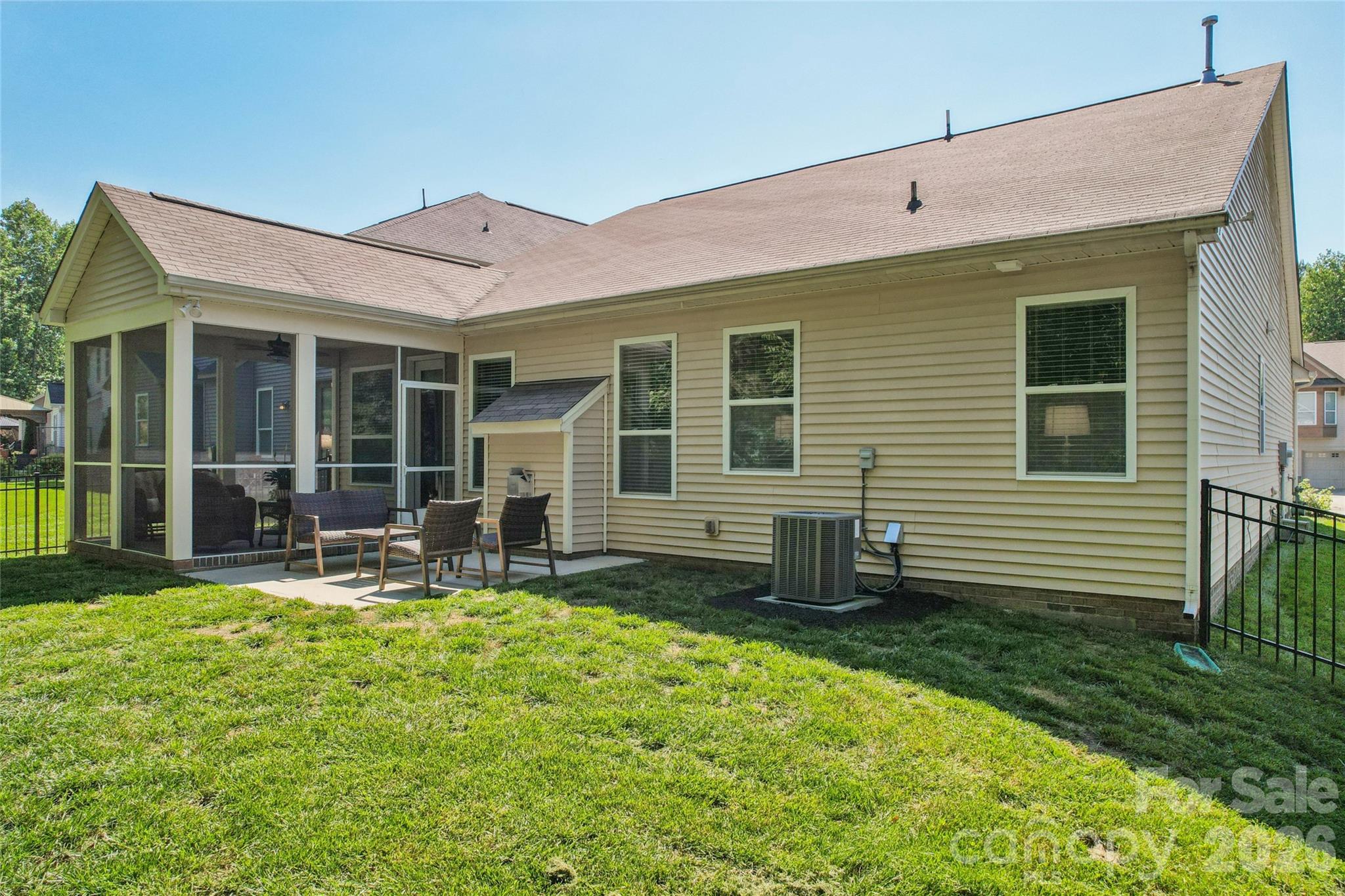 3198 Helmsley Court — Concord