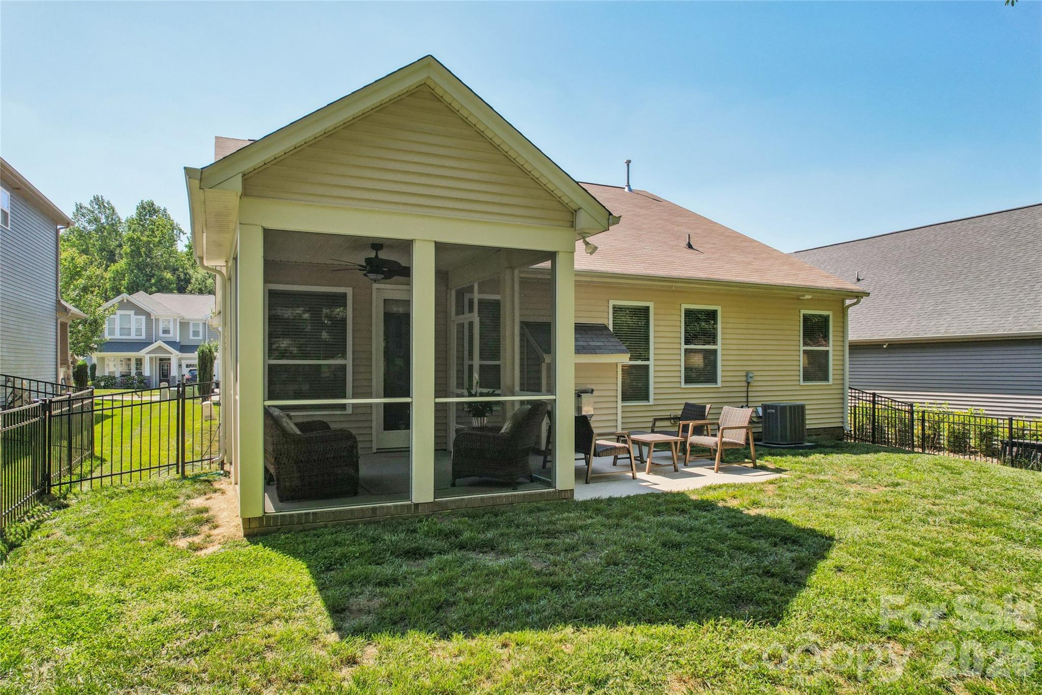 3198 Helmsley Court — Concord
