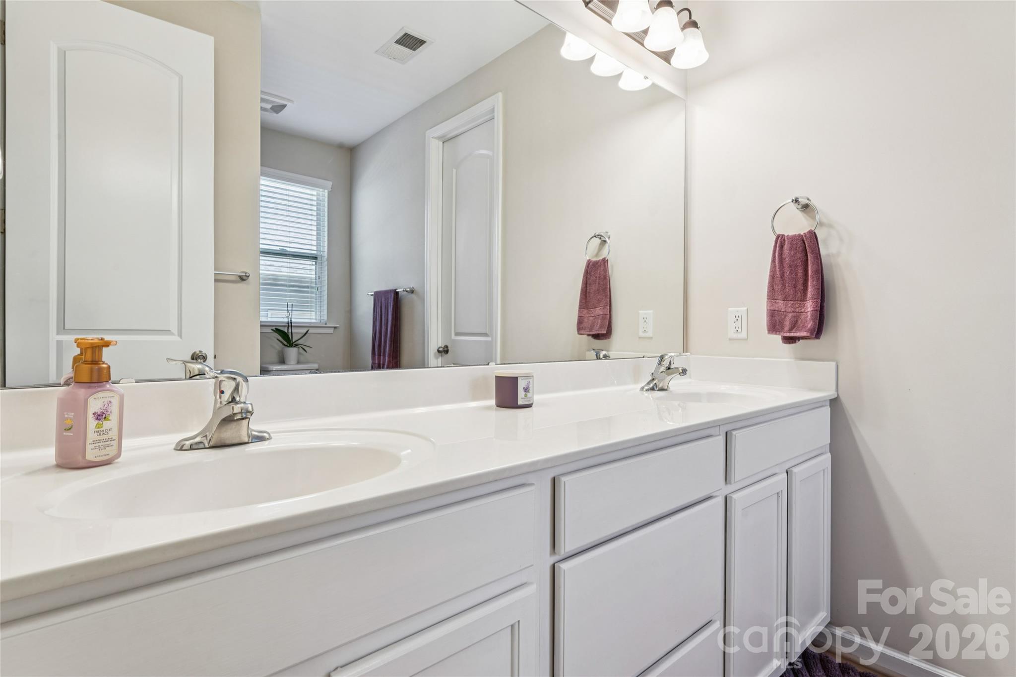 3198 Helmsley Court — Concord