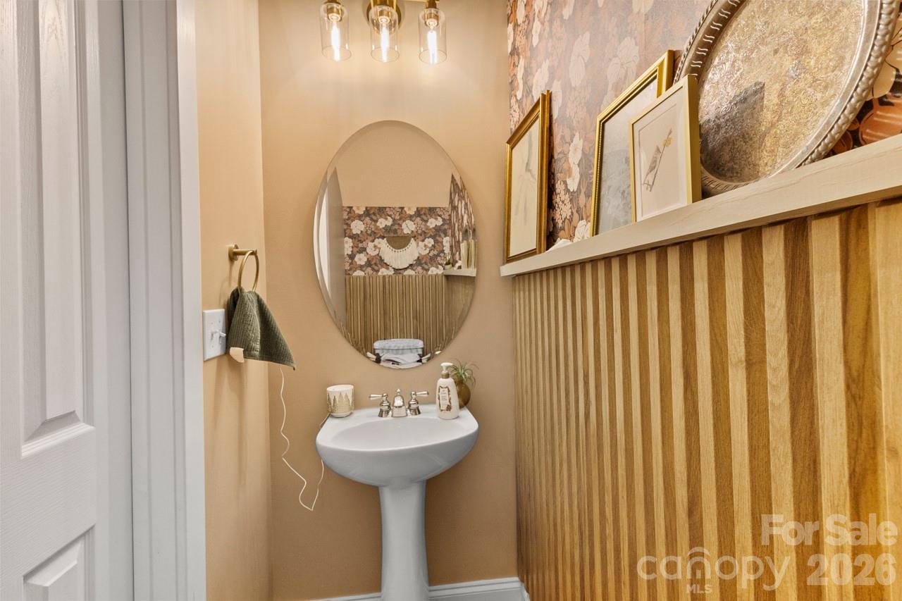 807 Cattaloochee Lane — Huntersville
