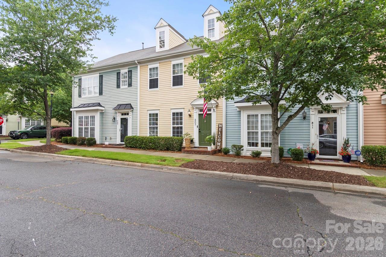 807 Cattaloochee Lane — Huntersville